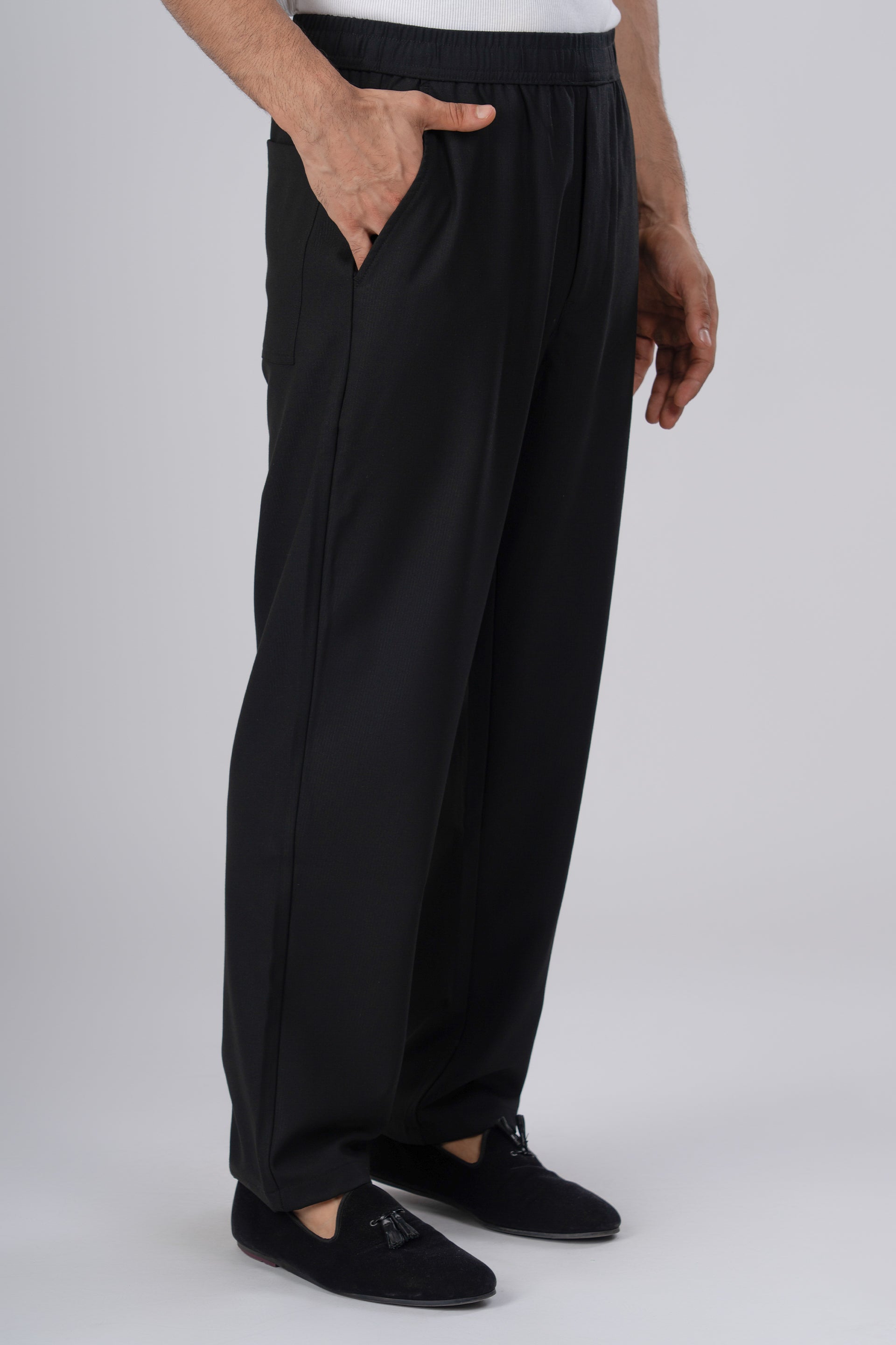 Easy Iron Flexiwaist Relaxed Trouser In Black