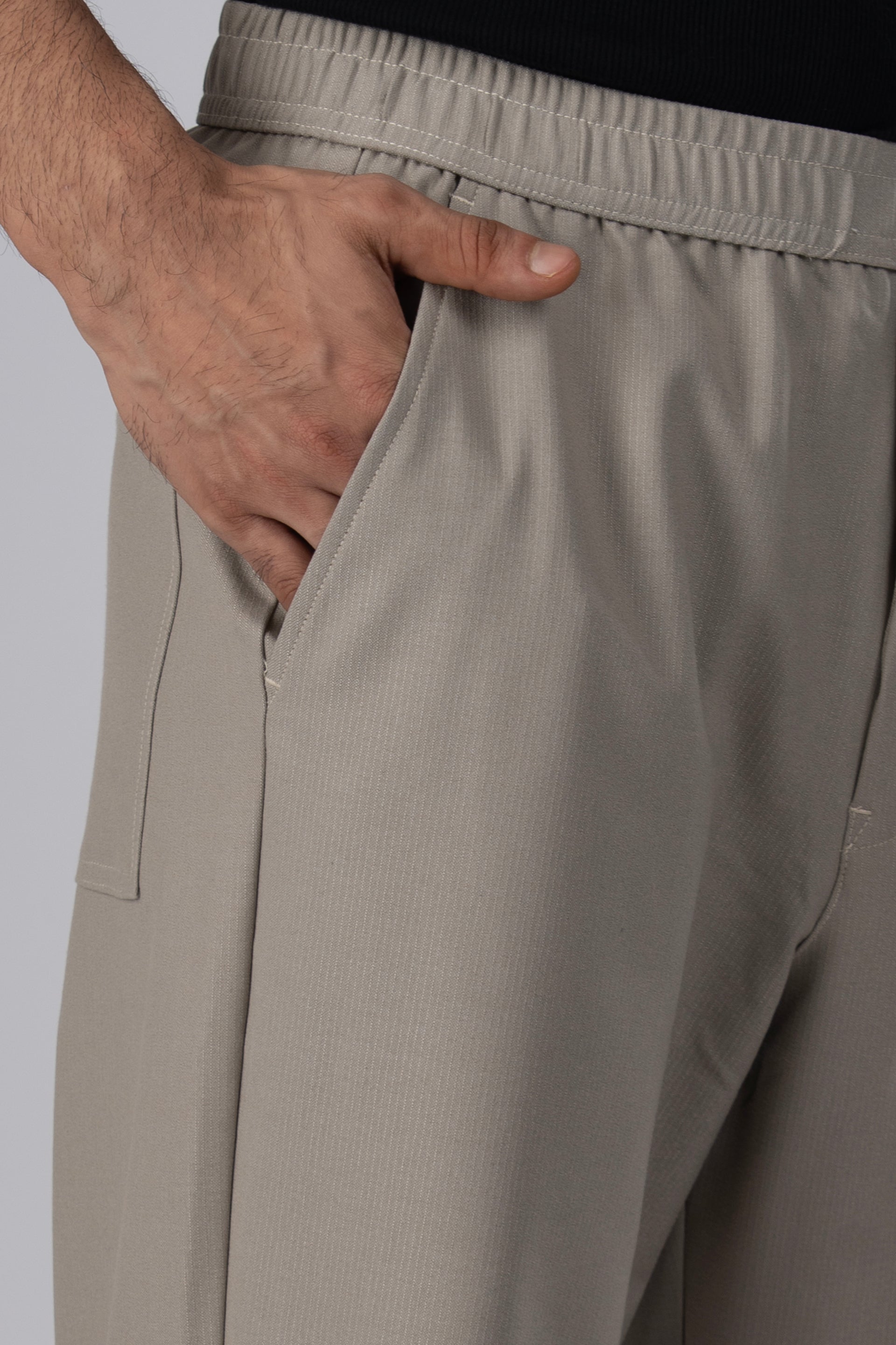 Easy Iron Flexiwaist Relaxed Trouser In Beige
