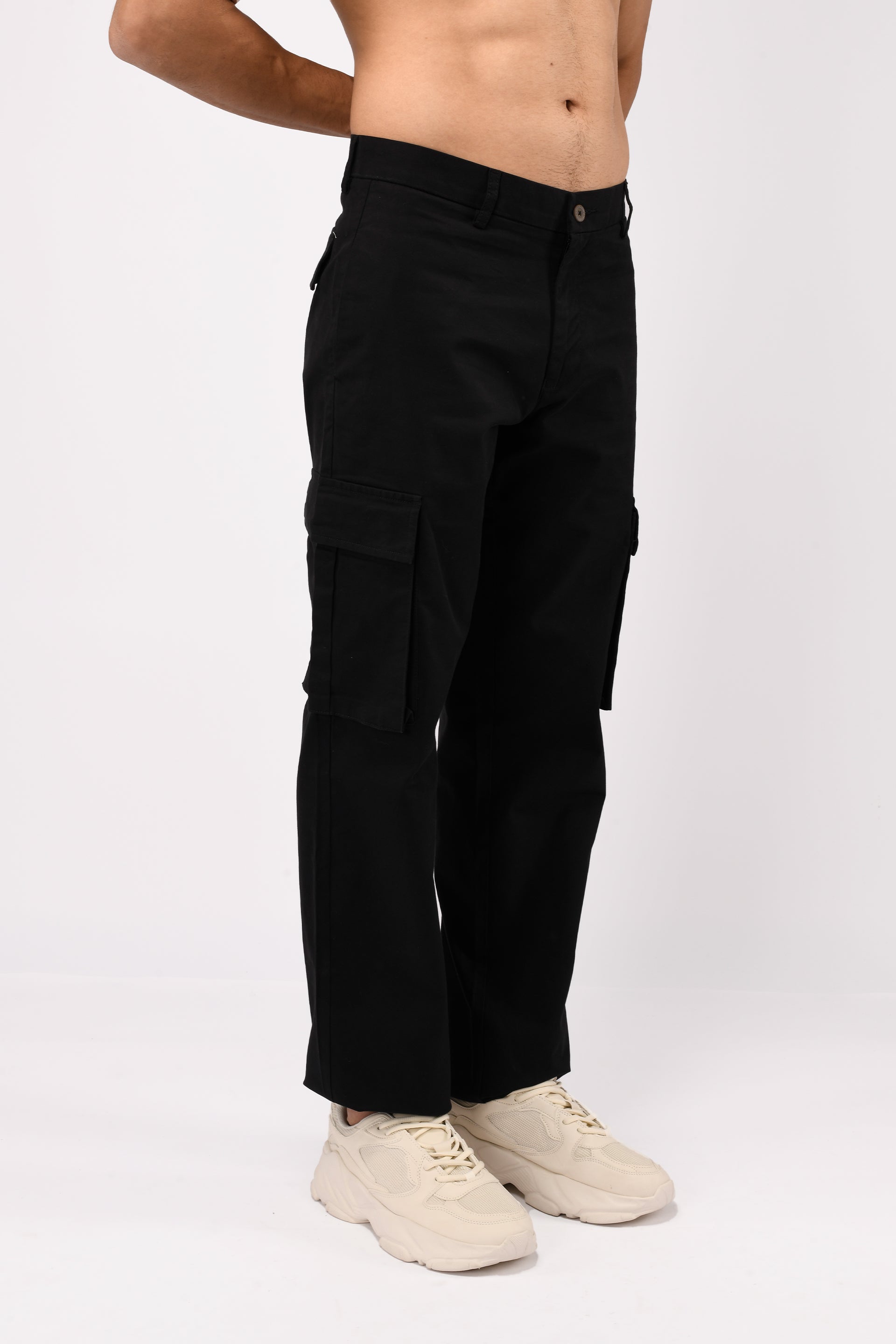 FINEST TWILL RELAXED CARGOS IN BLACK