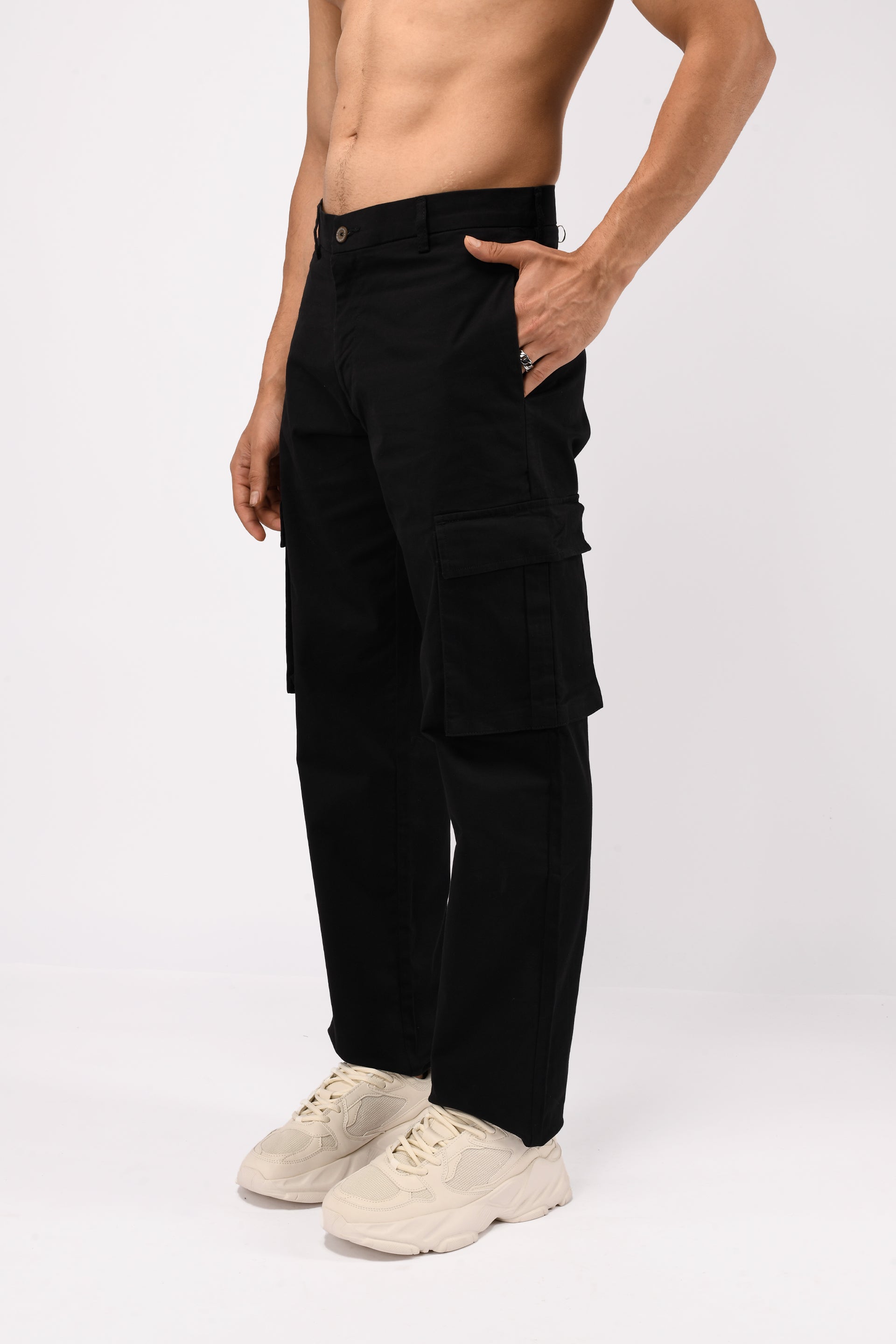 FINEST TWILL RELAXED CARGOS IN BLACK
