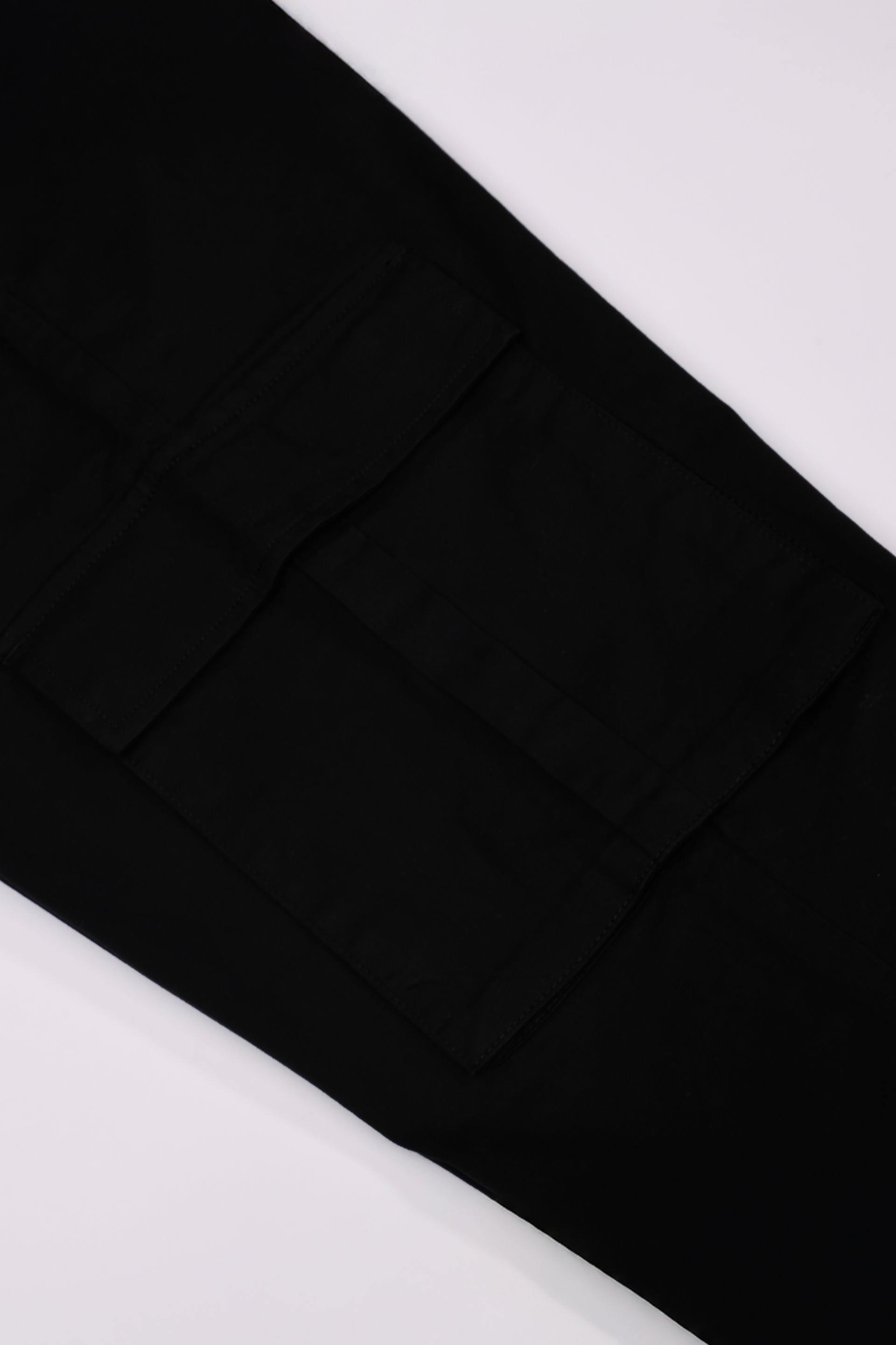 FINEST TWILL RELAXED CARGOS IN BLACK