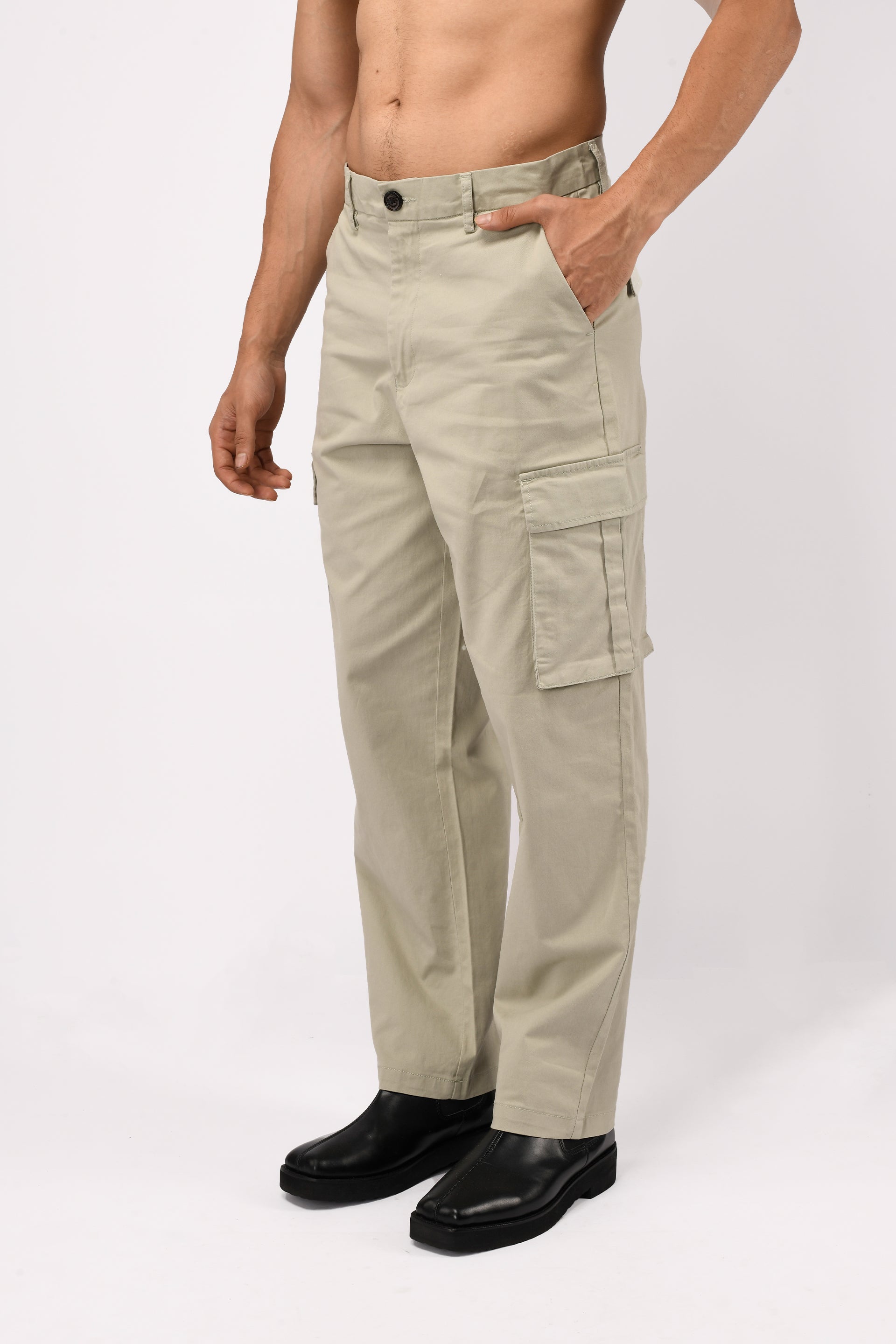 FINEST TWILL RELAXED CARGOS IN PISTACHIO