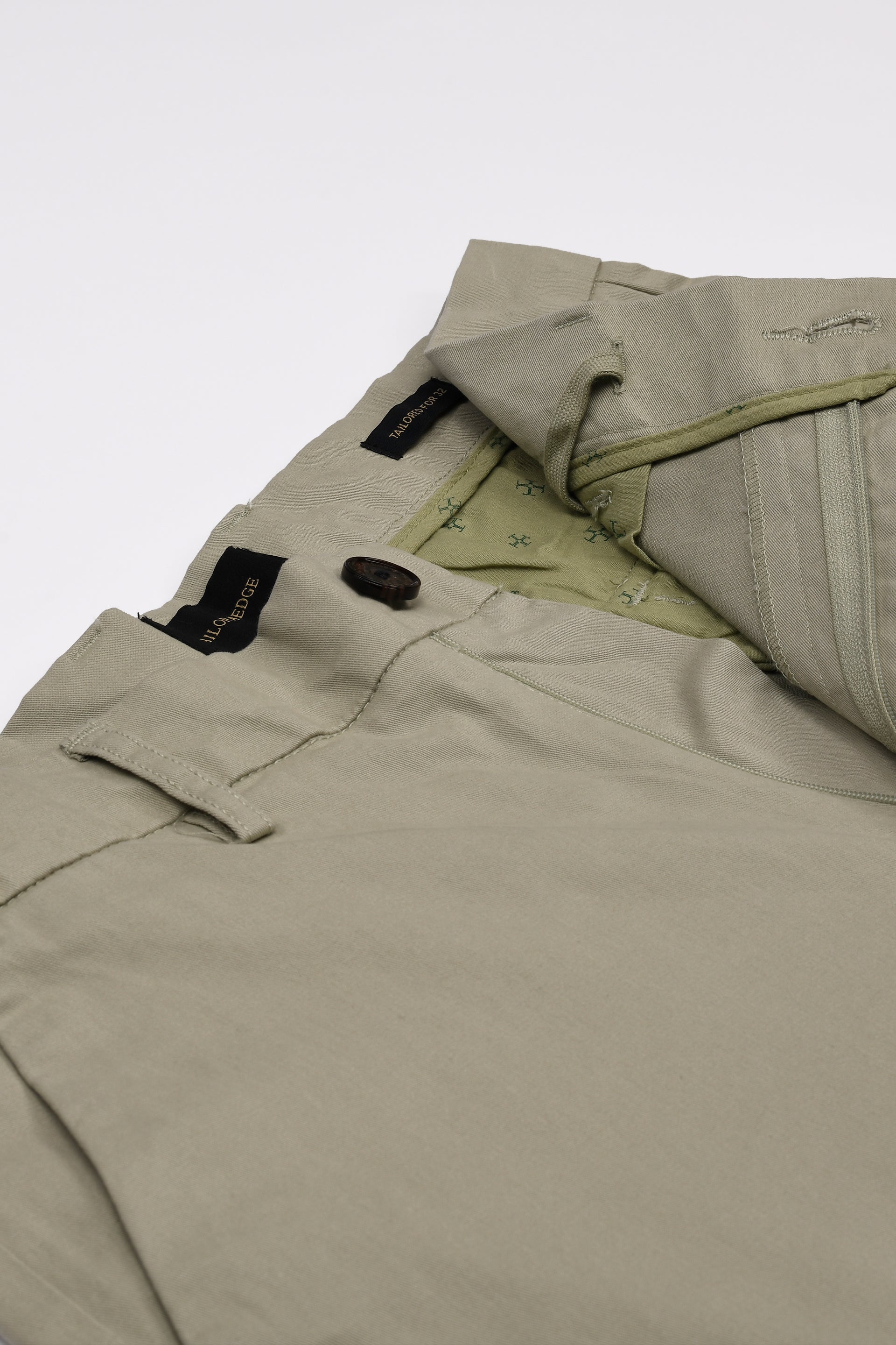 FINEST TWILL RELAXED CARGOS IN PISTACHIO