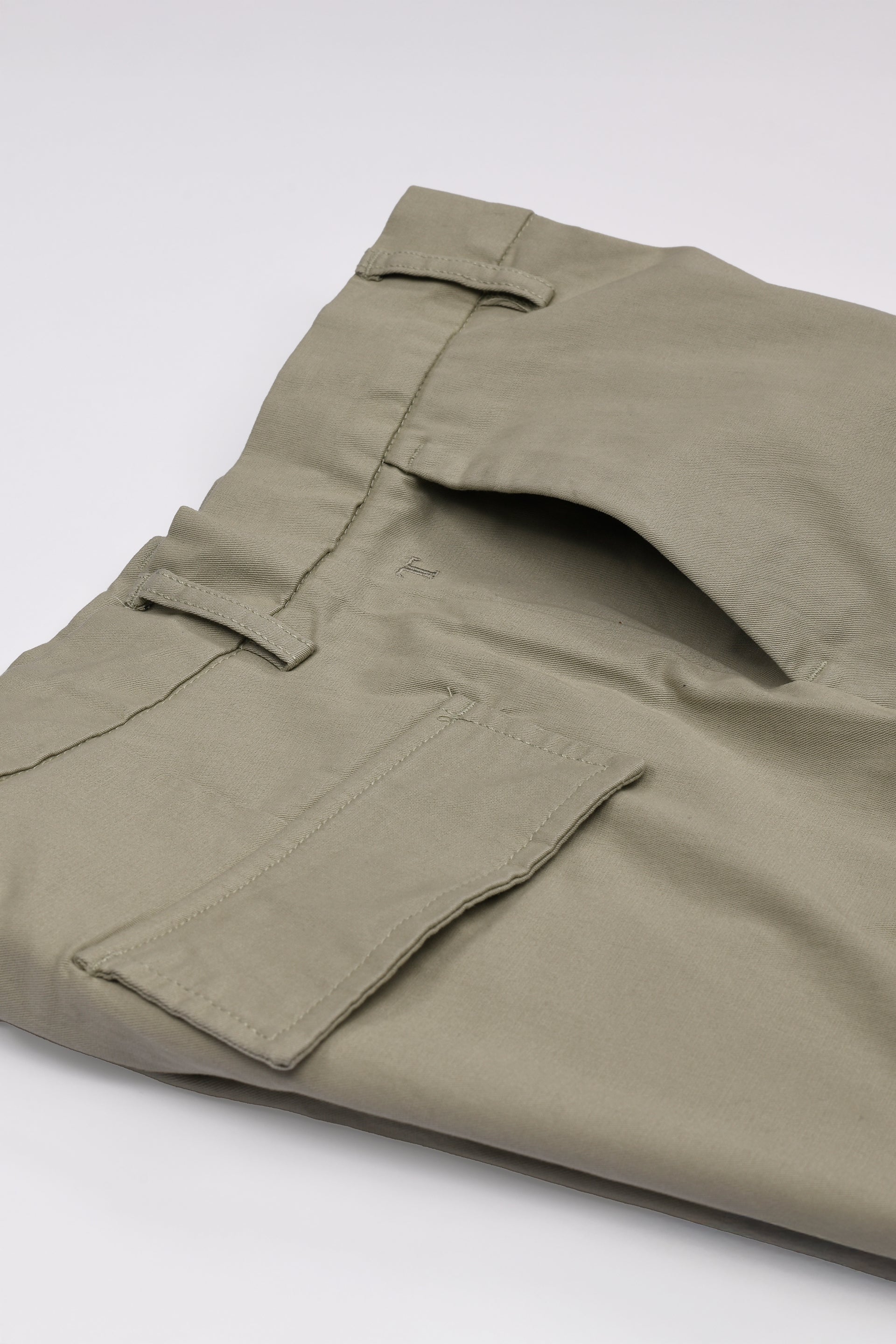 FINEST TWILL RELAXED CARGOS IN PISTACHIO