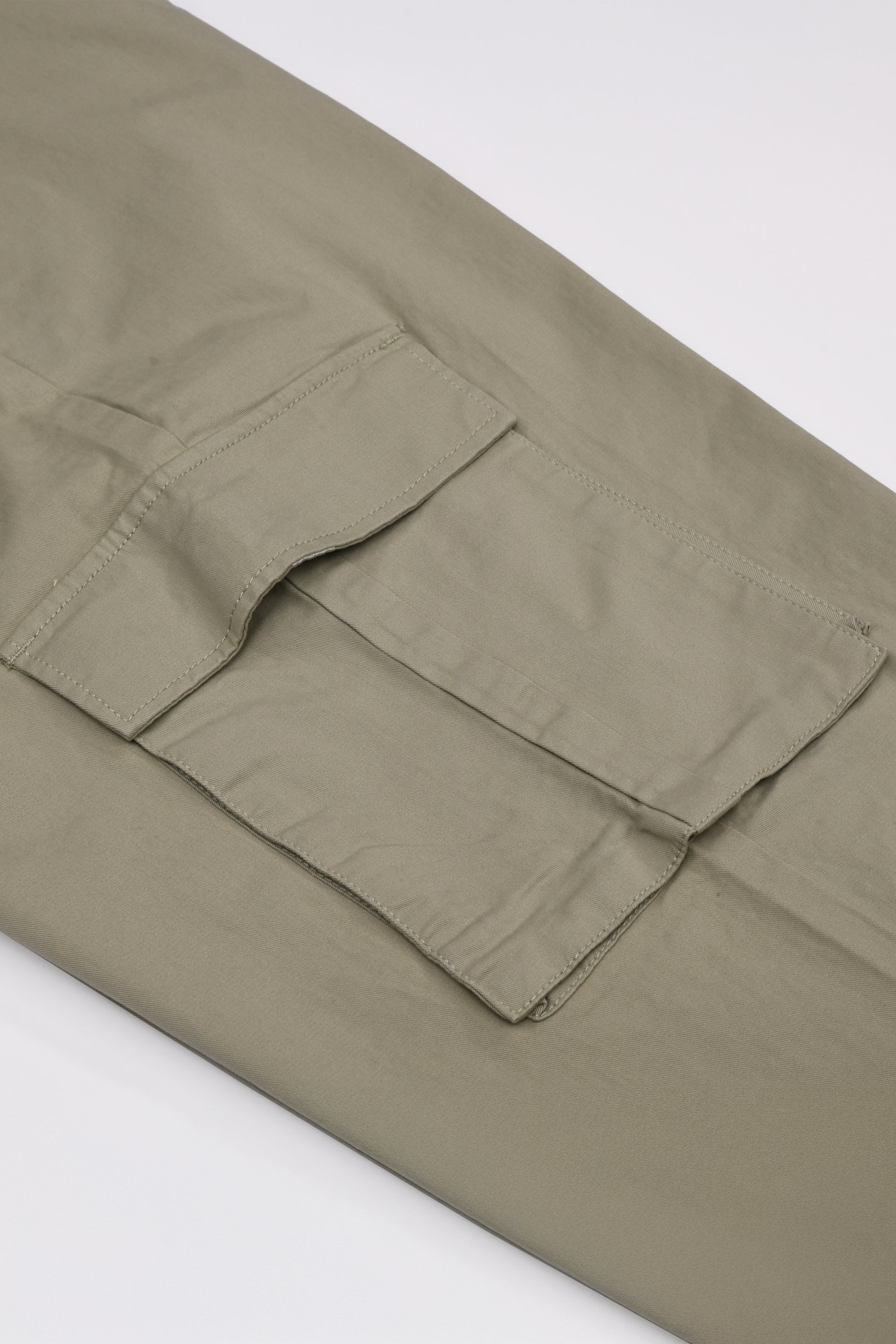 FINEST TWILL RELAXED CARGOS IN PISTACHIO