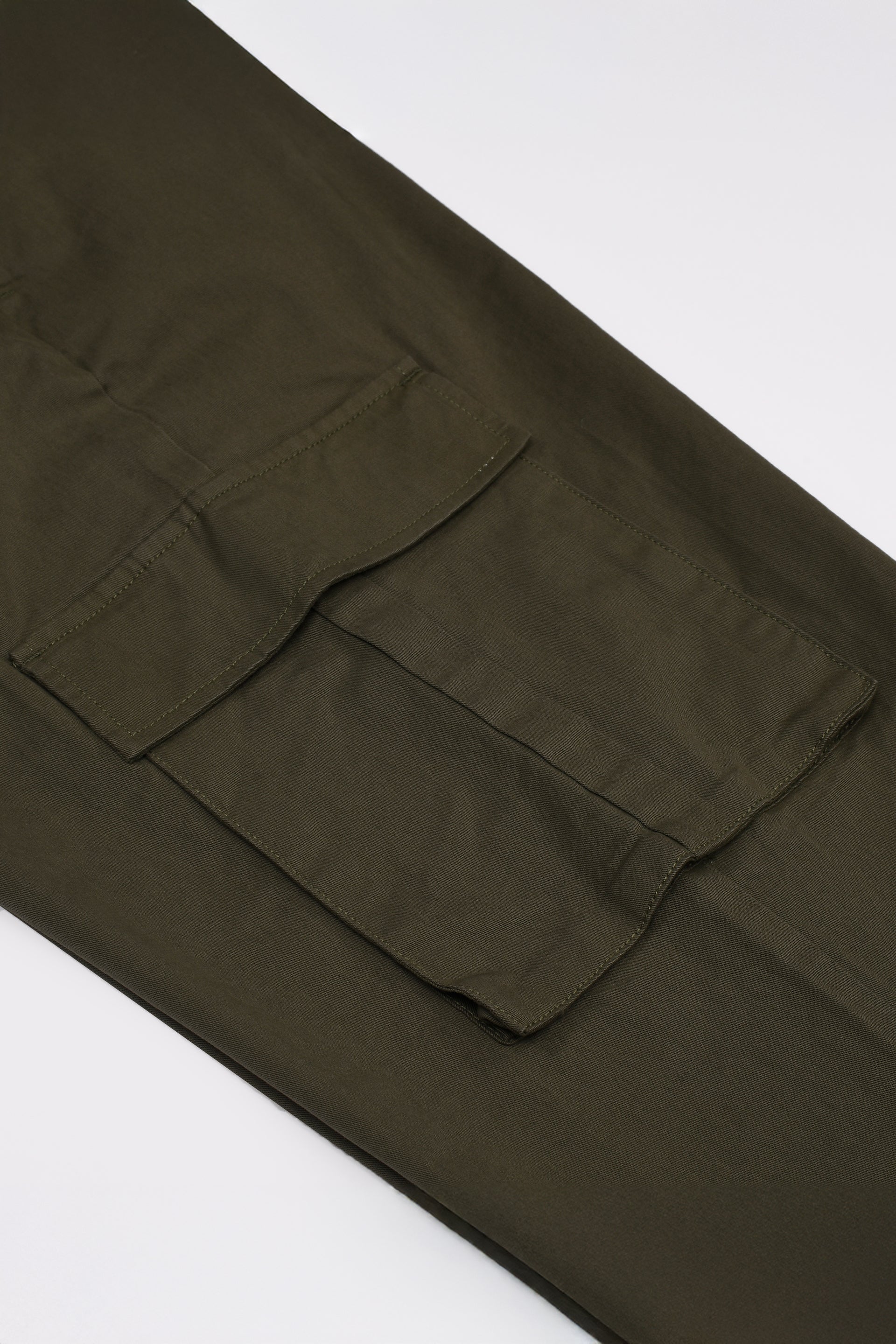FINEST TWILL RELAXED CARGOS IN OLIVE