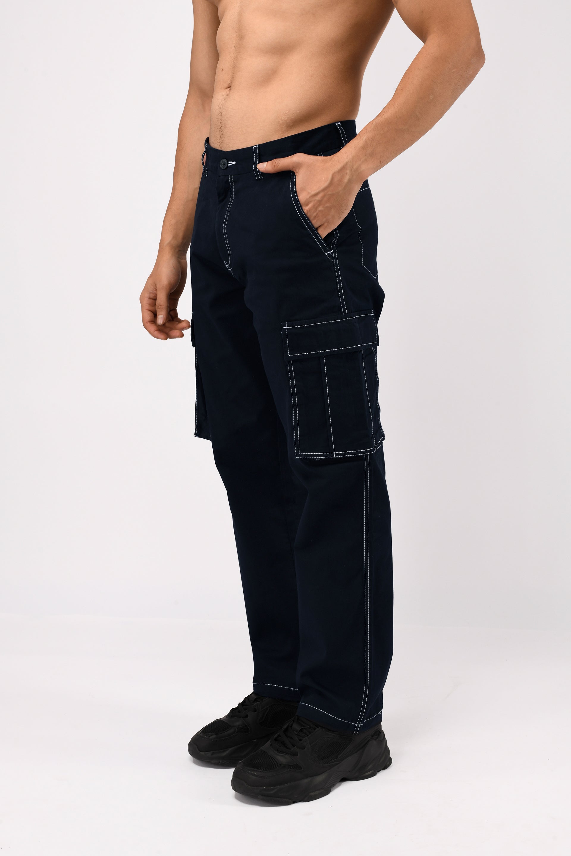 CONTRAST STITCH RELAXED CARGOS IN NAVY