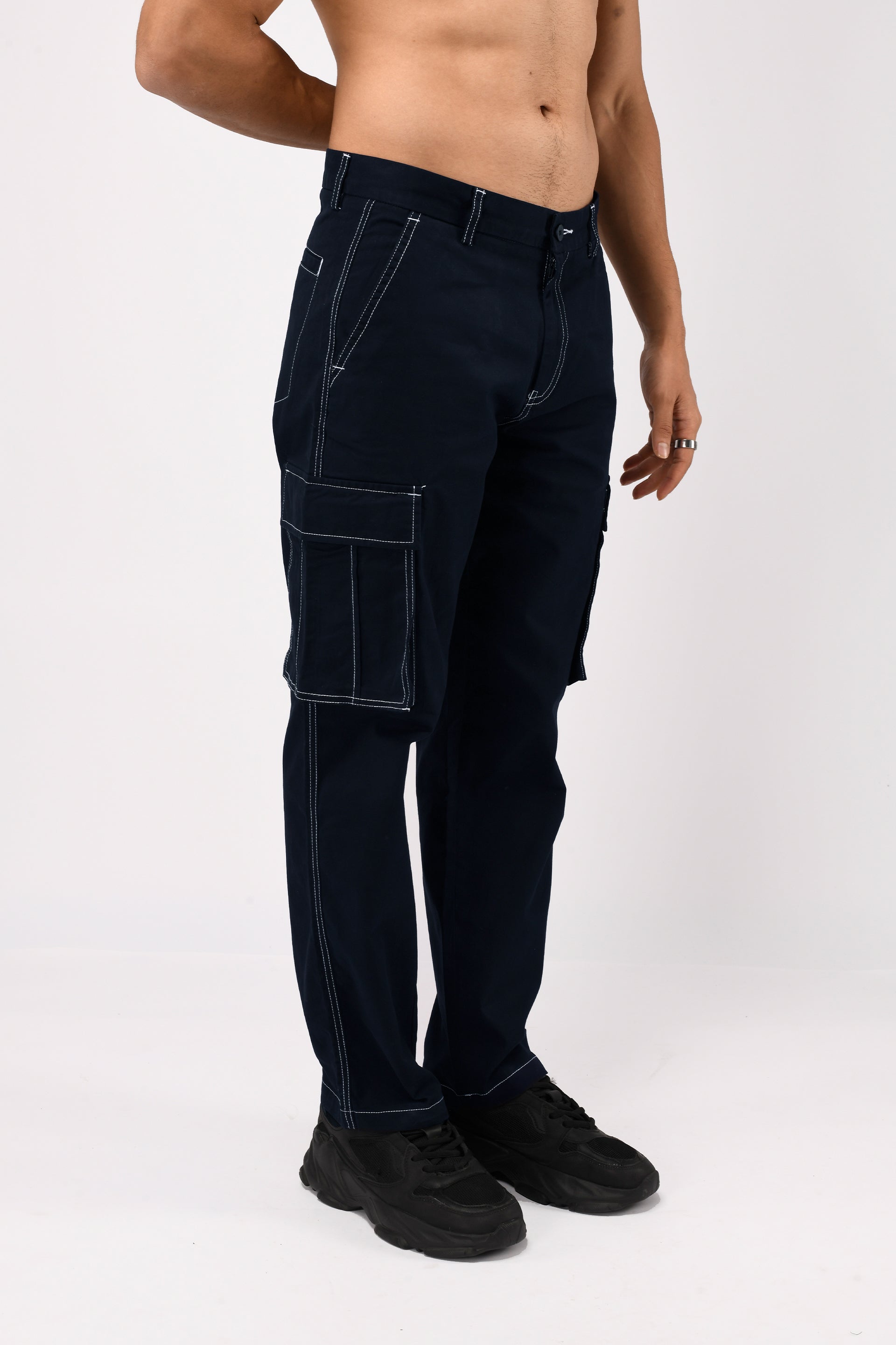 CONTRAST STITCH RELAXED CARGOS IN NAVY