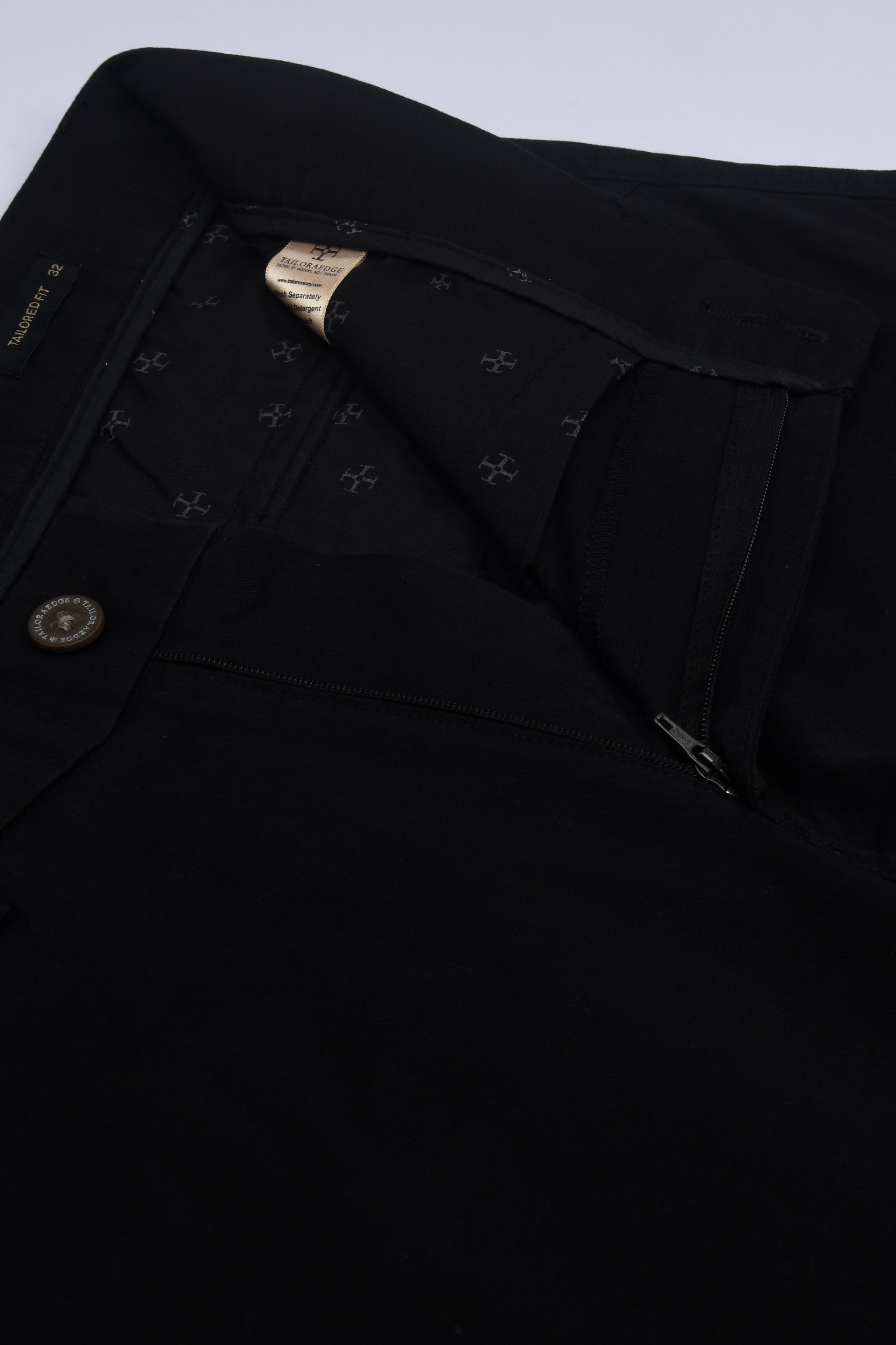 UTILITY ZIP CARGO PANTS IN BLACK