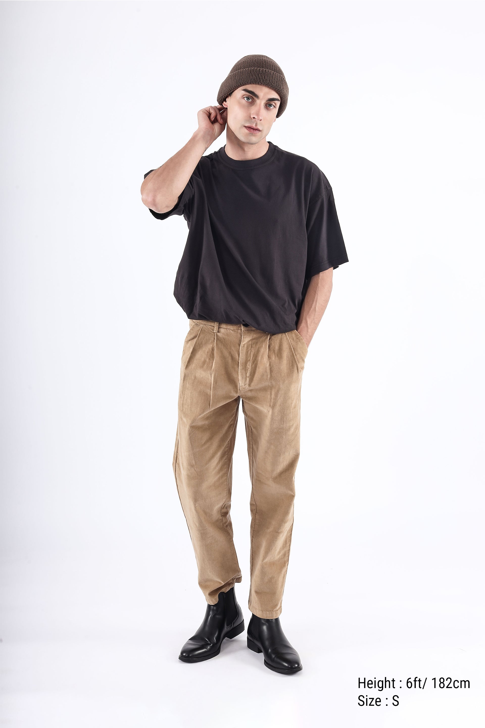 RELAXED PLEATED CORDUROY PANTS IN BEIGE