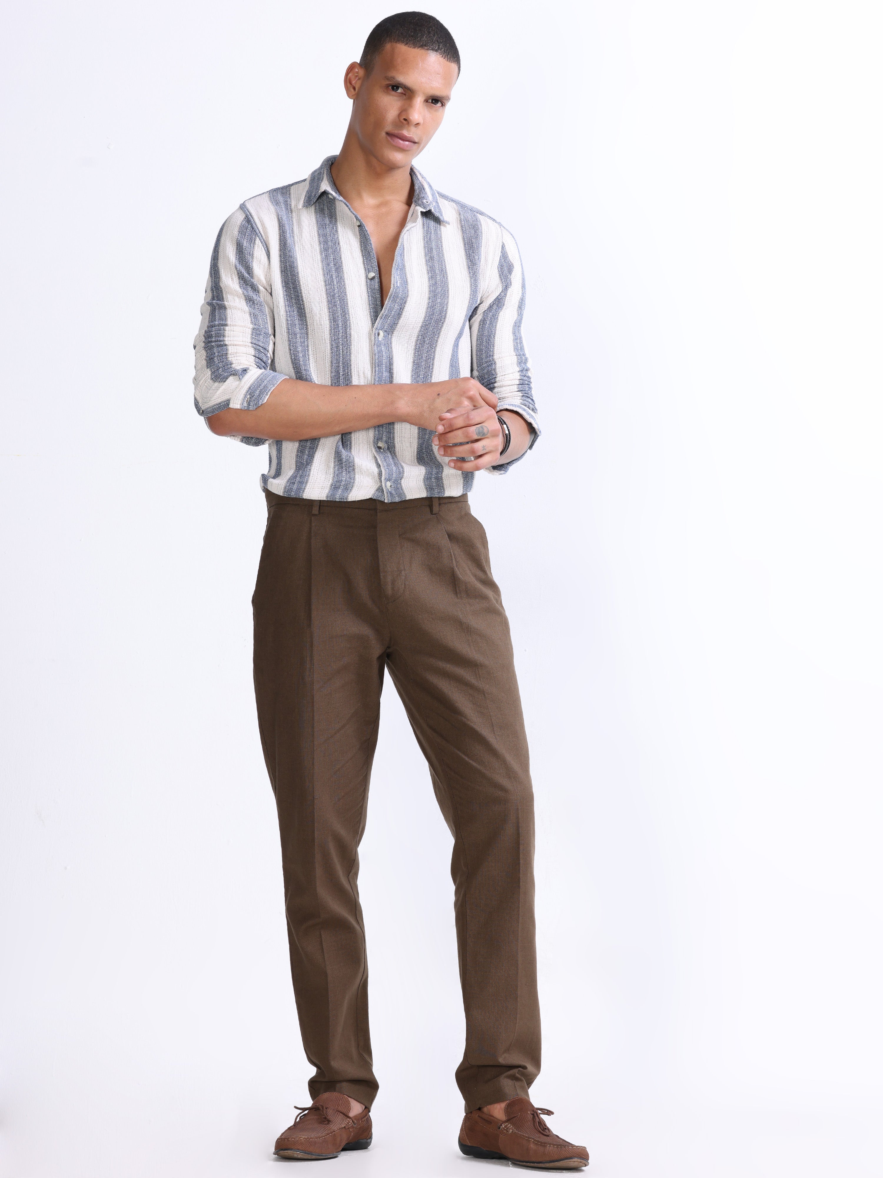 RAW SLUB PLEATED TROUSER IN FUR BROWN