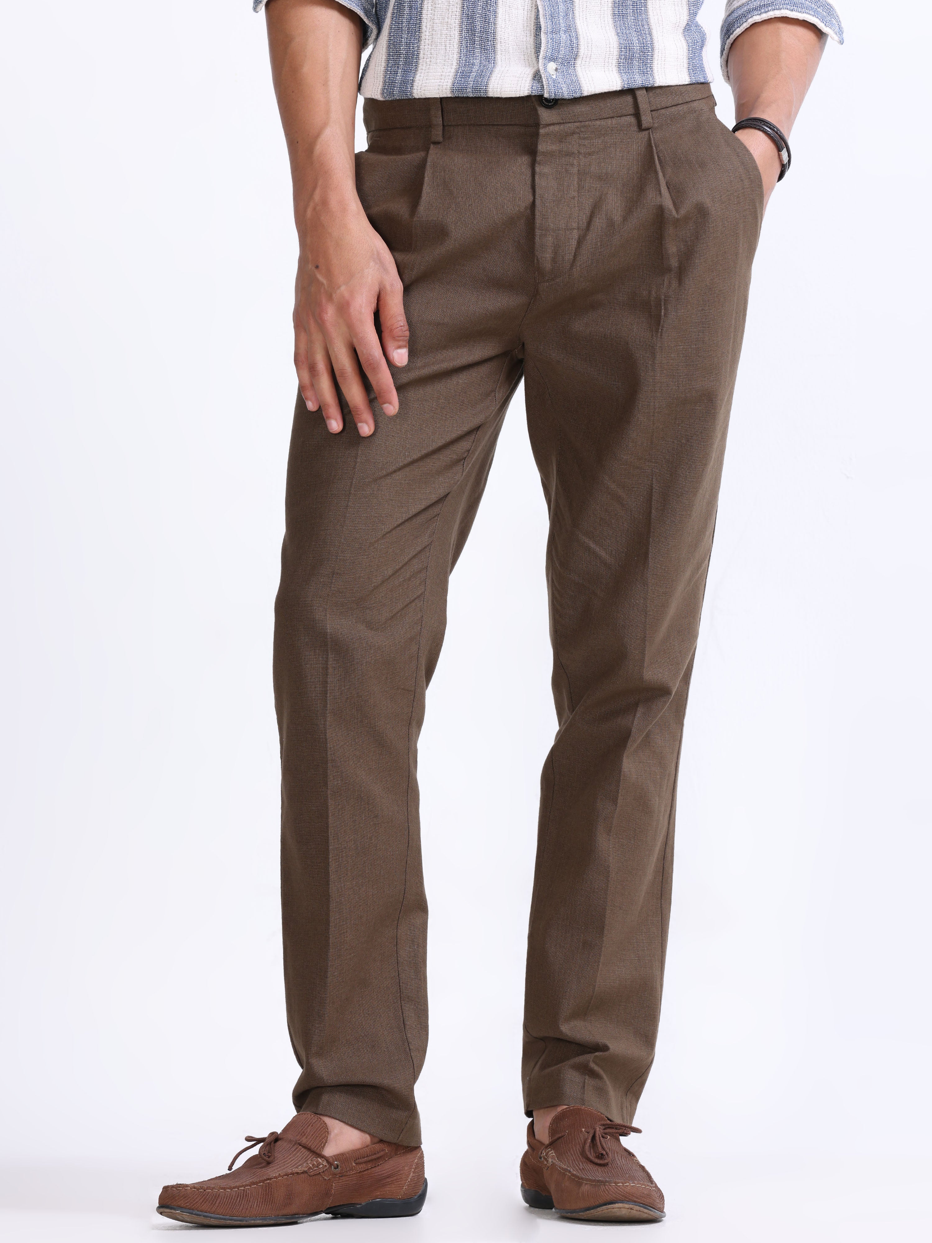 RAW SLUB PLEATED TROUSER IN FUR BROWN