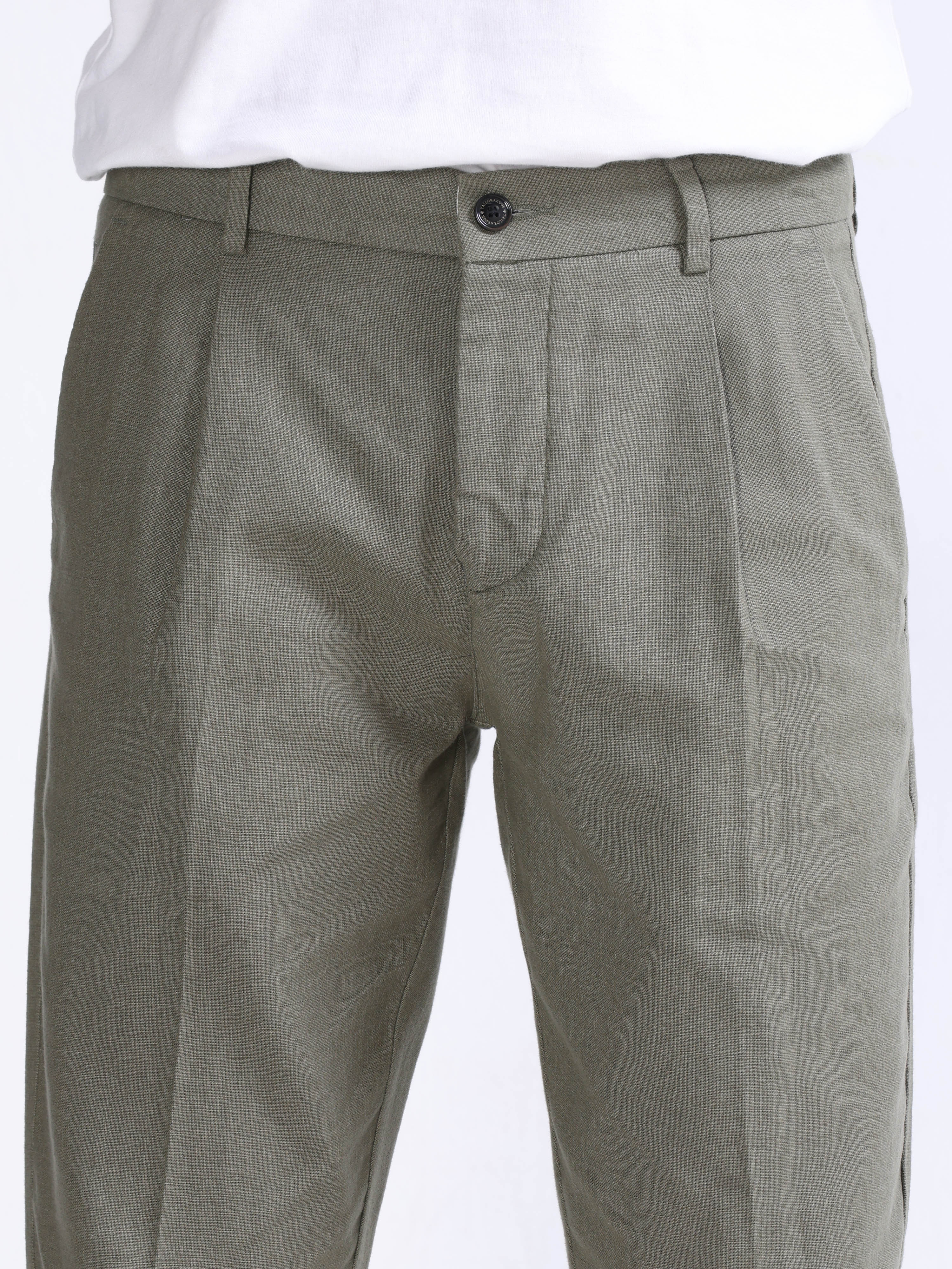 RAW SLUB PLEATED TROUSER IN PINE OLIVE