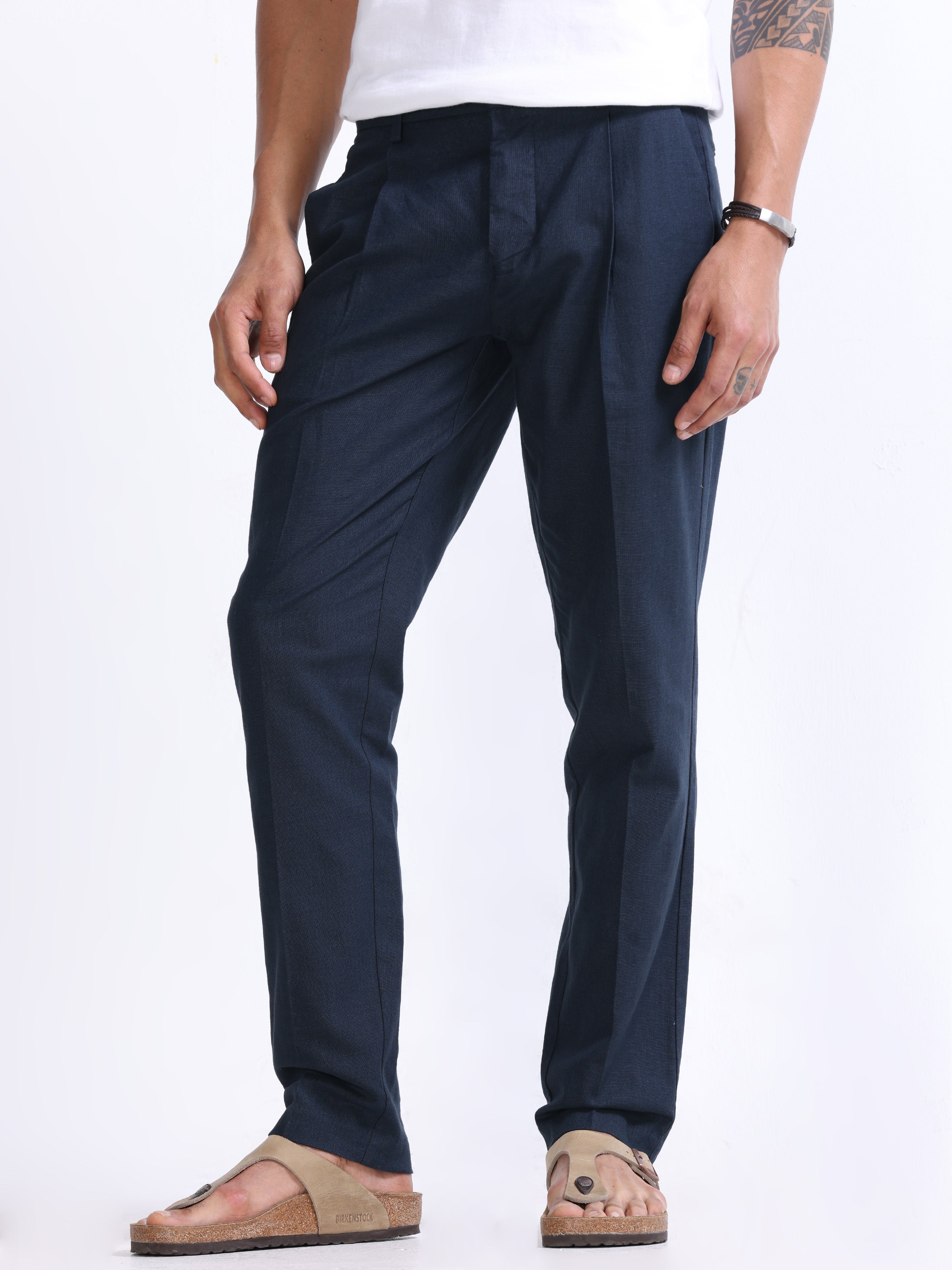 RAW SLUB PLEATED TROUSER IN NAVY
