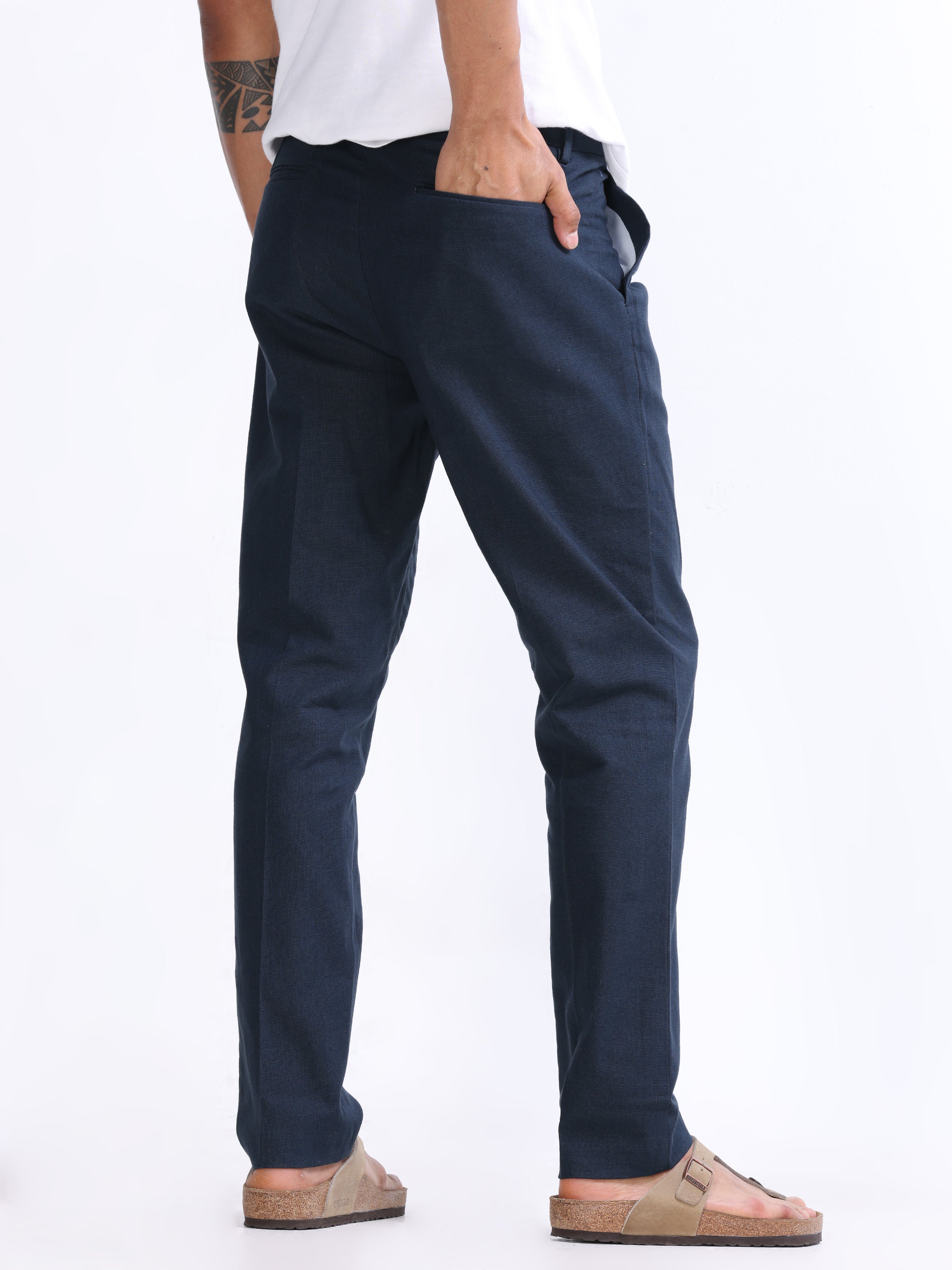 RAW SLUB PLEATED TROUSER IN NAVY