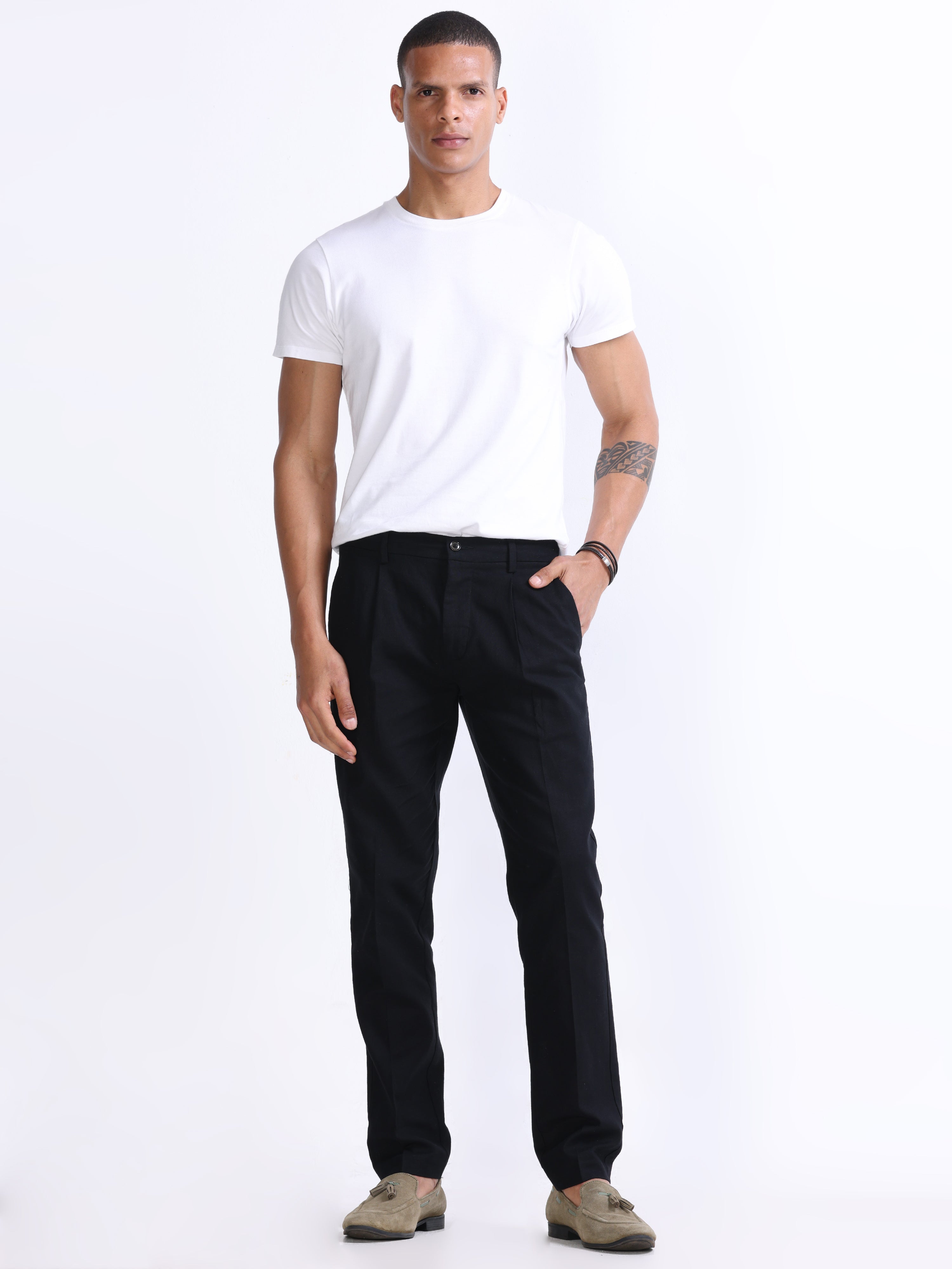 RAW SLUB PLEATED TROUSER IN BLACK