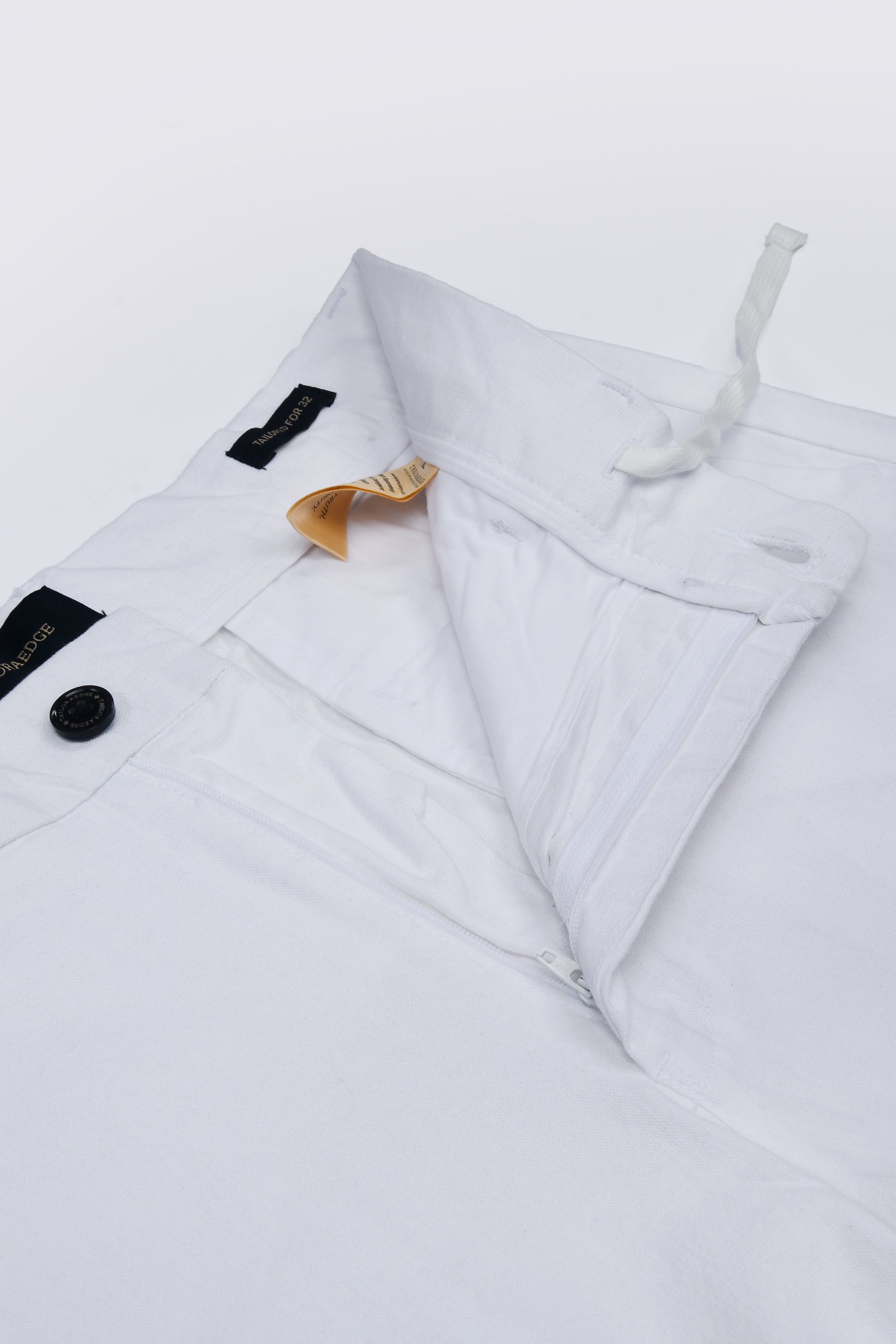 TIMELESS COTTON CHINOS- LINEN FEELS IN WHITE