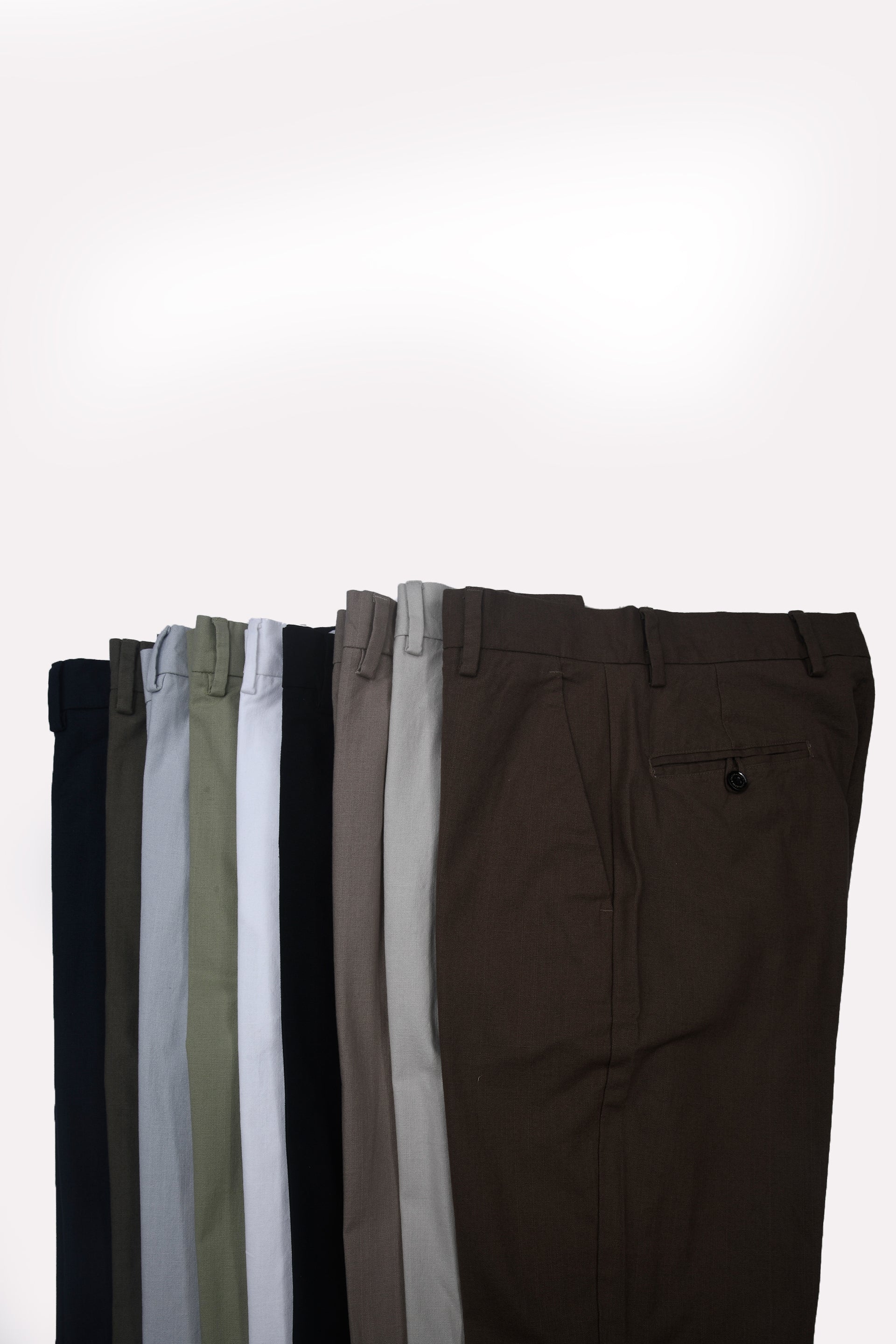 TIMELESS COTTON CHINOS- LINEN FEELS IN WHITE