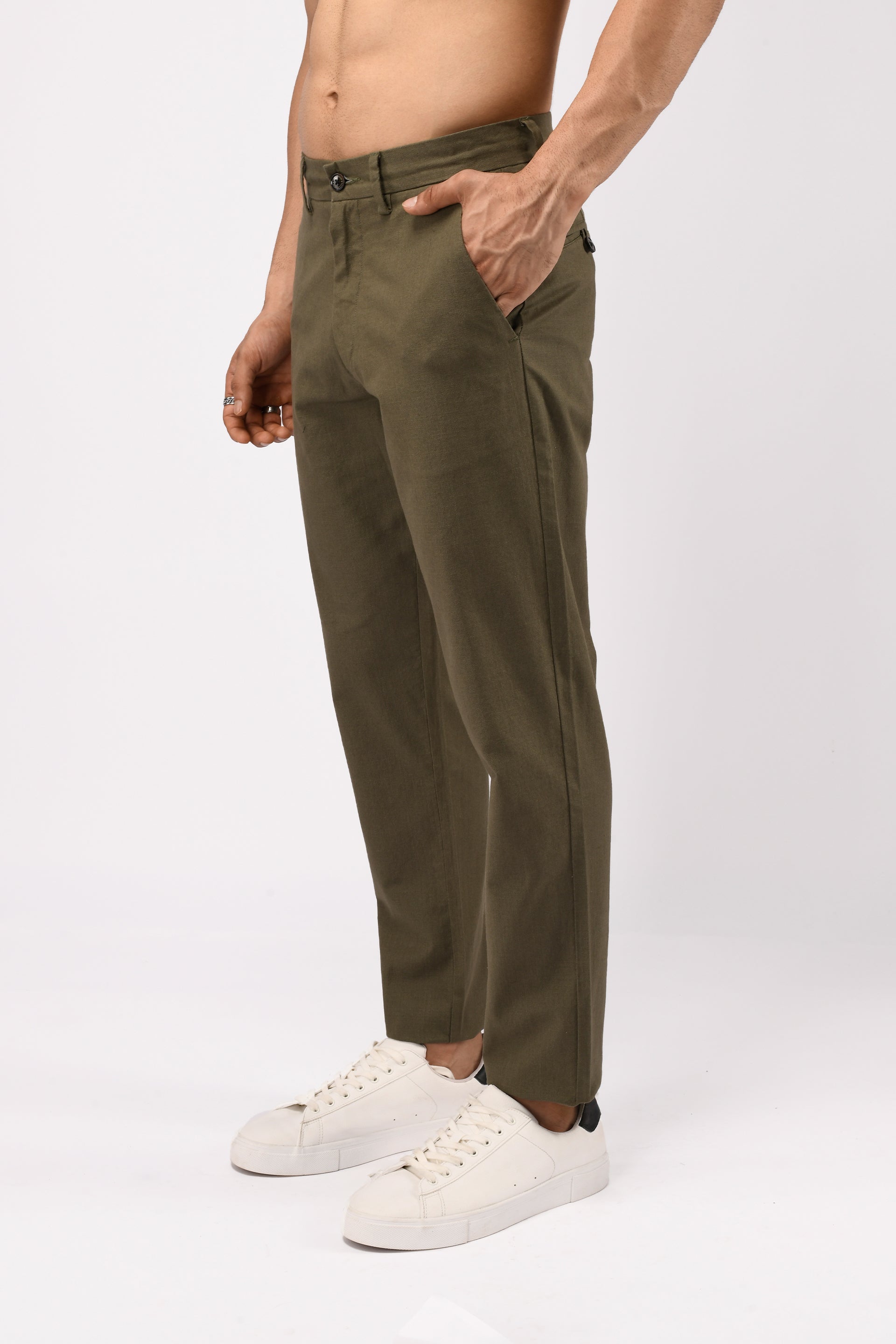 TIMELESS COTTON CHINOS- LINEN FEELS IN PINE OLIVE