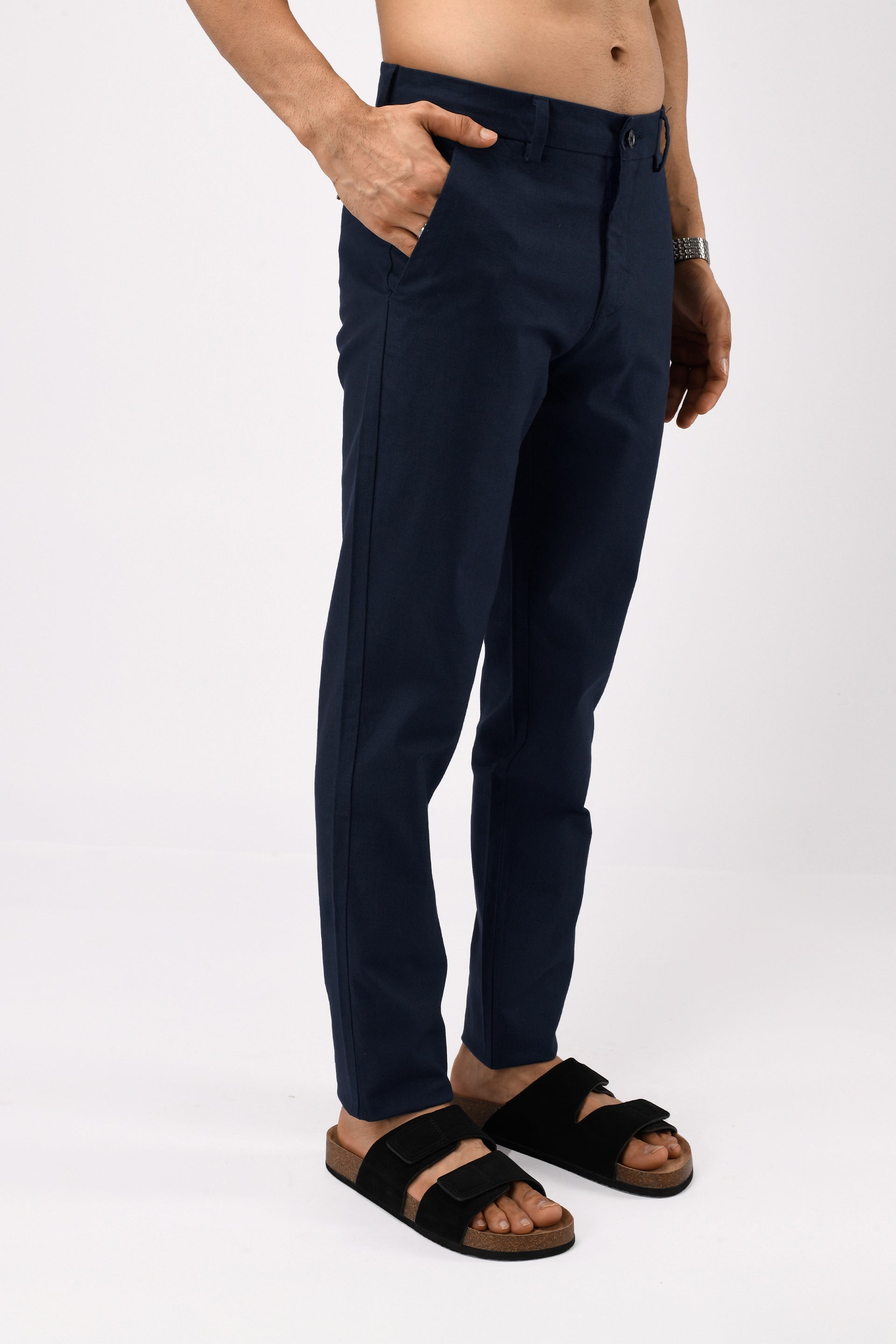 TIMELESS COTTON CHINOS- LINEN FEELS IN NAVY