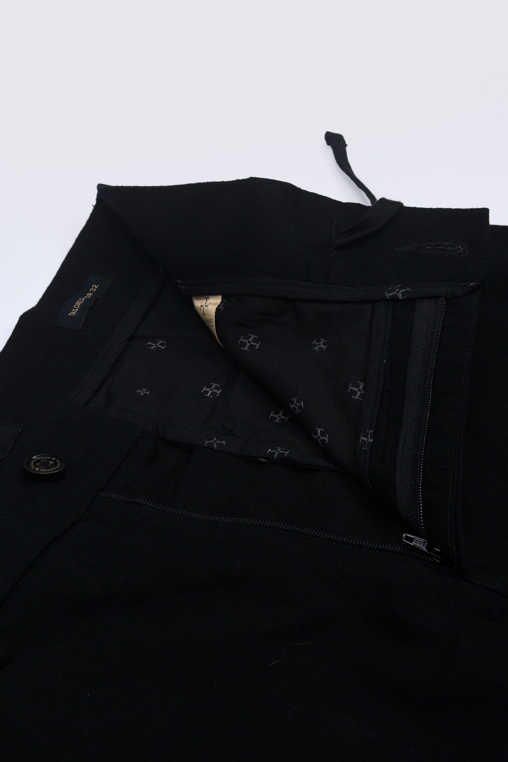 TIMELESS COTTON CHINOS- LINEN FEELS IN BLACK