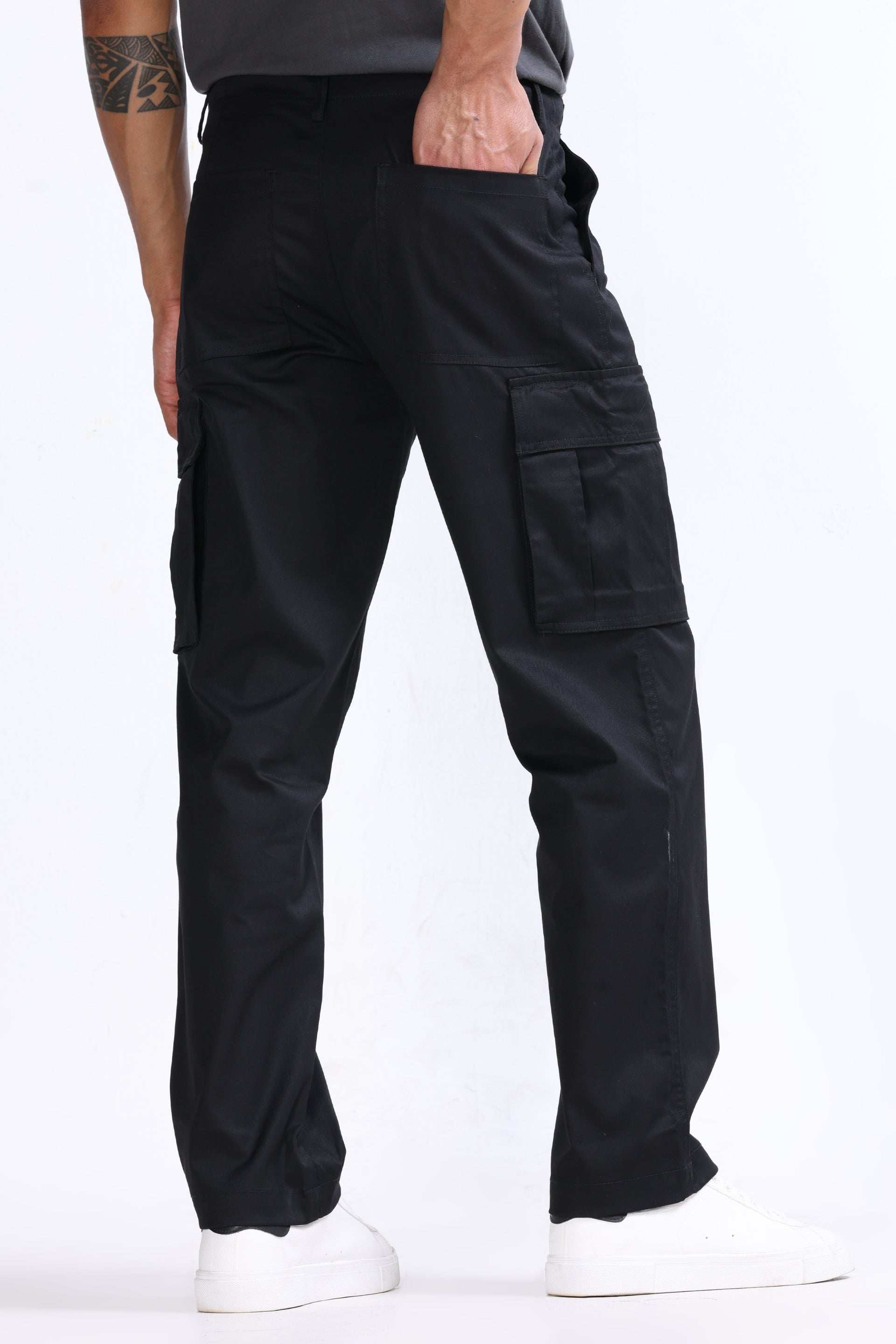 MASON RELAXED CARGO PANTS IN BLACK