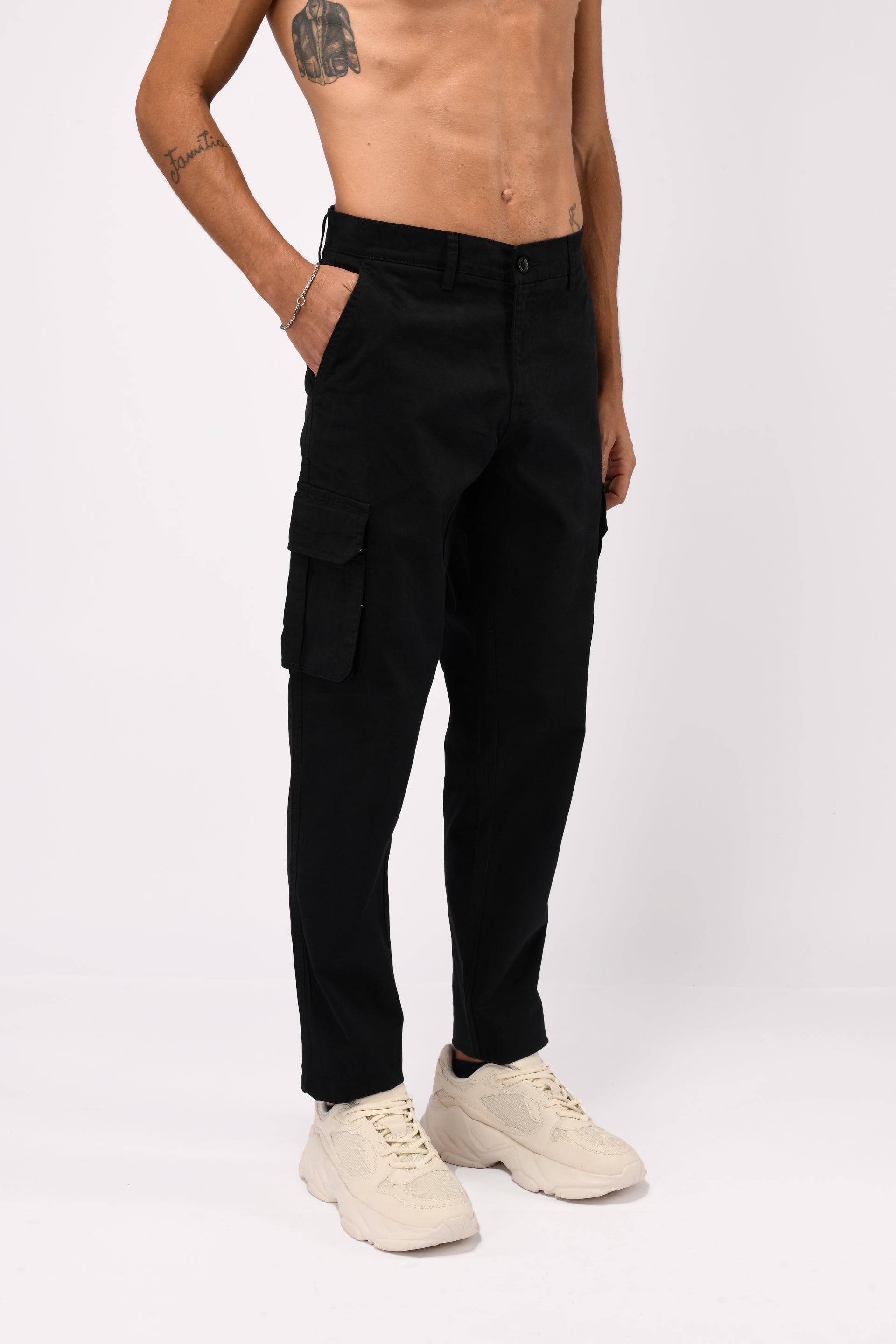 ELEVATED TWILL TAILORED CARGO PANTS IN BLACK