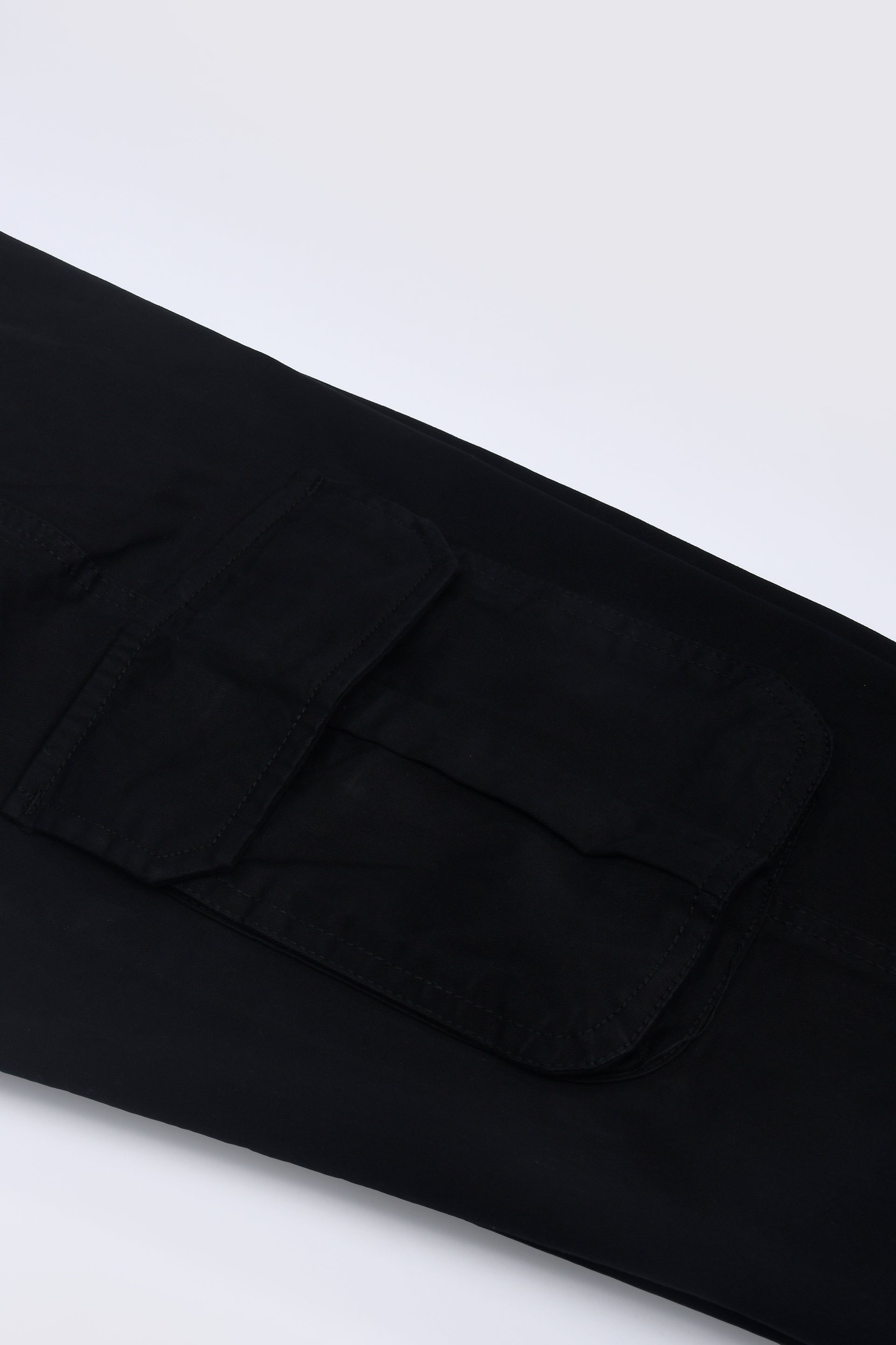 ELEVATED TWILL TAILORED CARGO PANTS IN BLACK