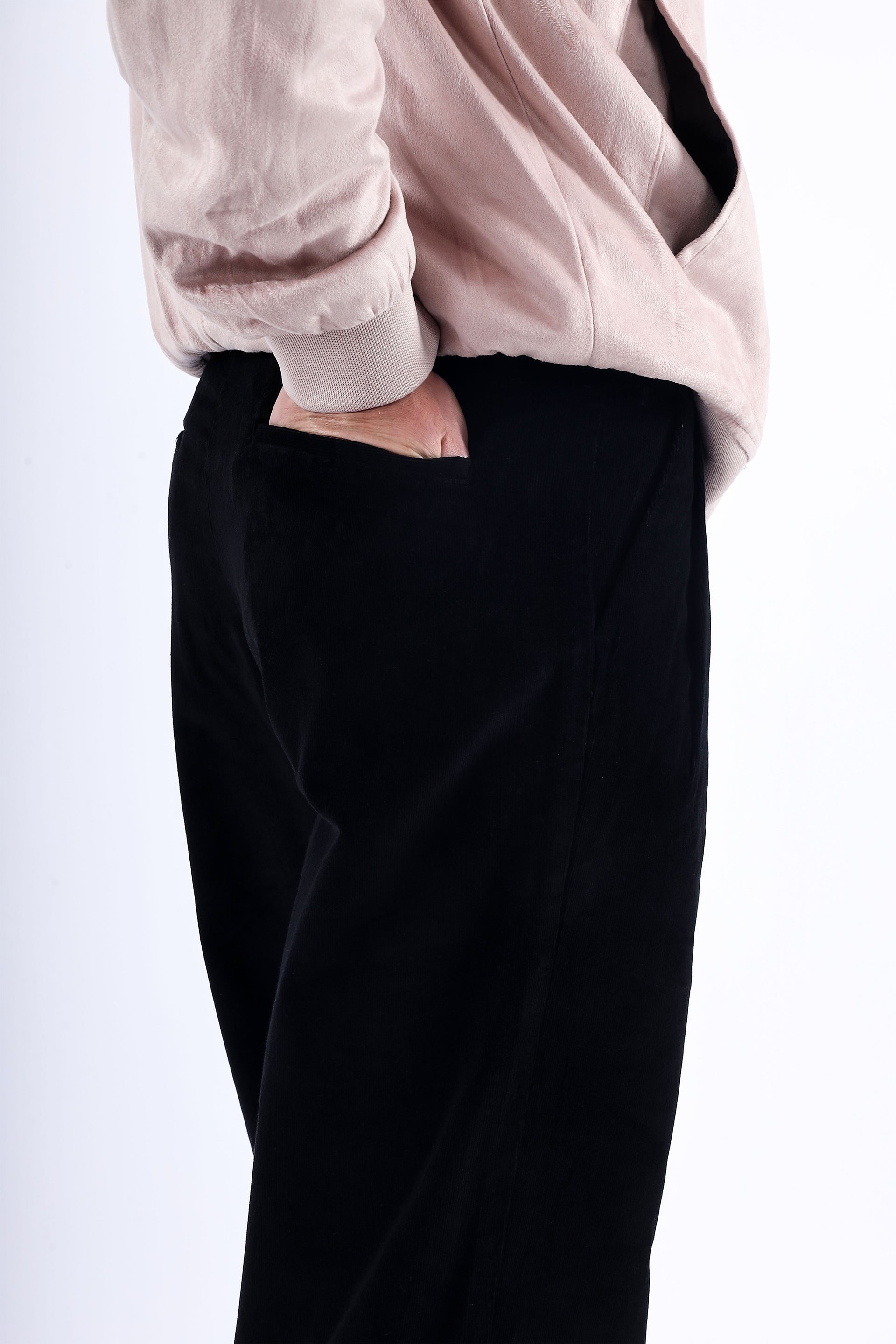 Relaxed Pleated Corduroy Pants In Black