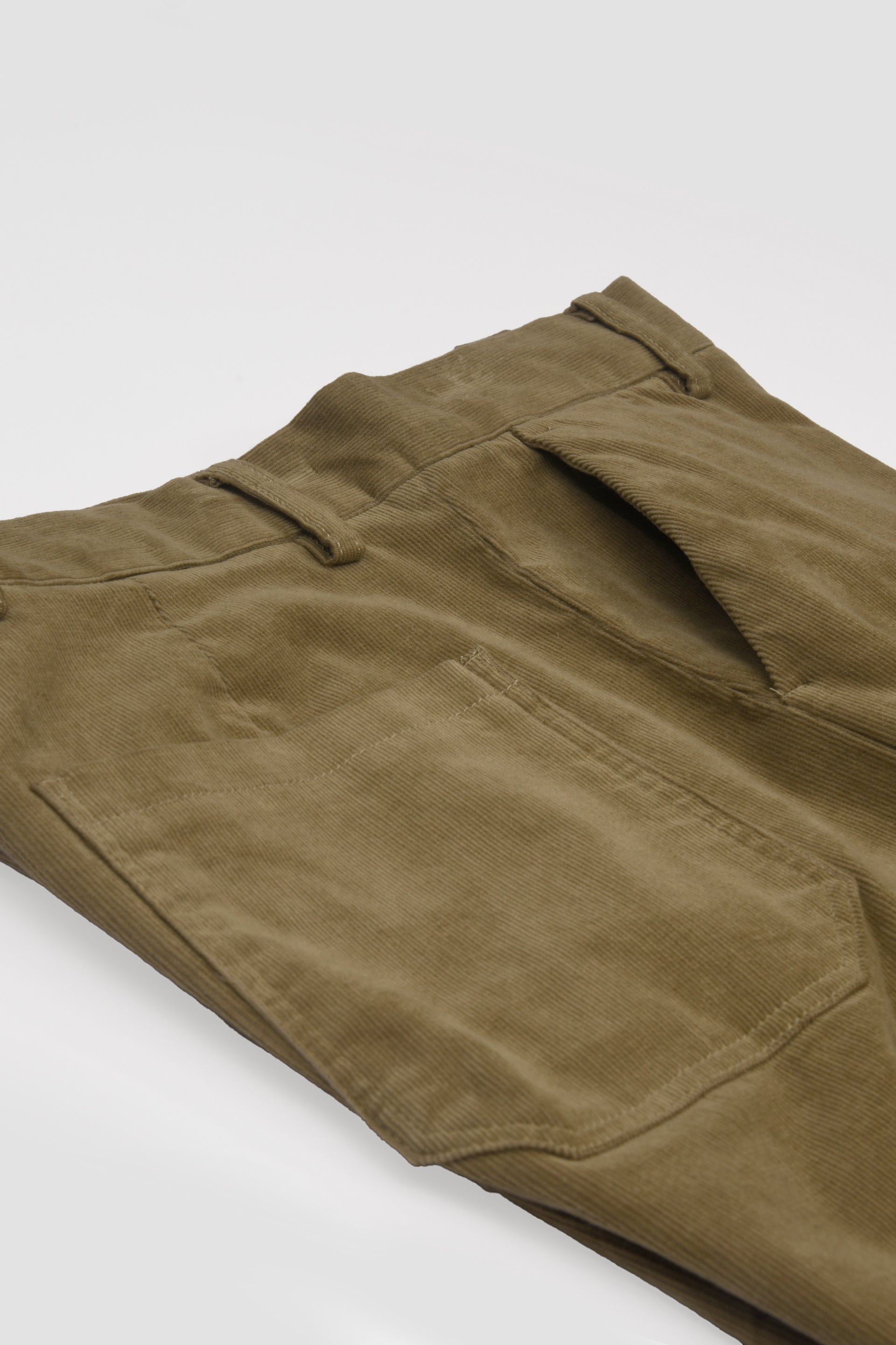 SOFT CORDUROY RELAXED CARGO PANTS IN BEIGE