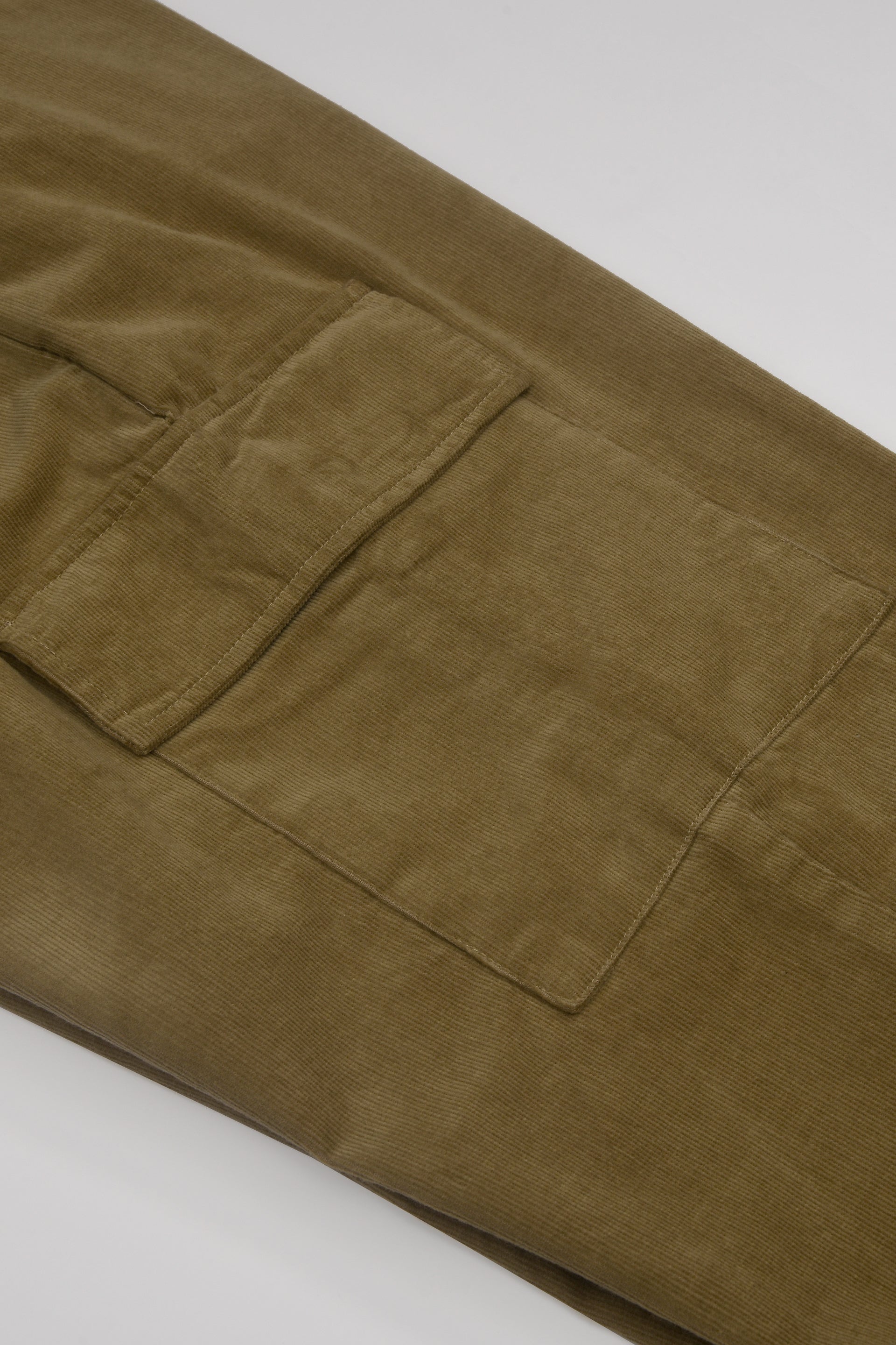 SOFT CORDUROY RELAXED CARGO PANTS IN BEIGE