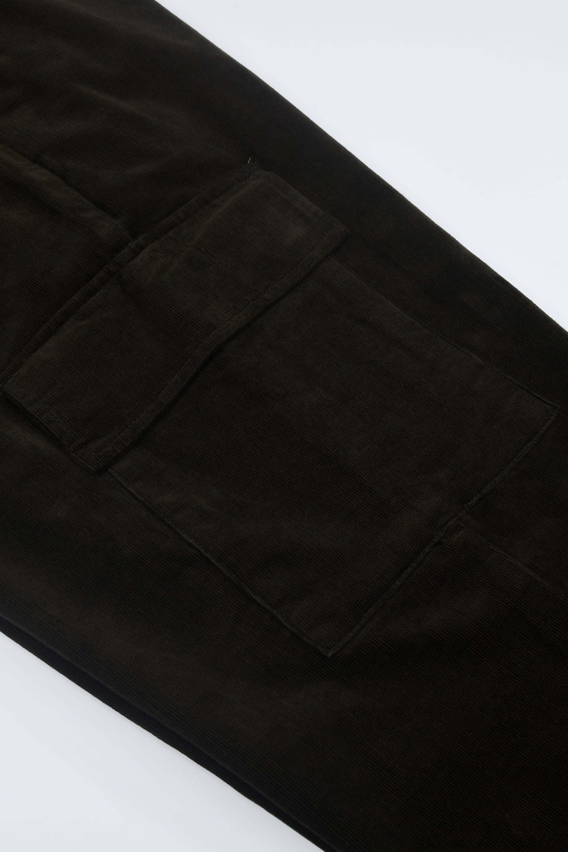 SOFT CORDUROY RELAXED CARGO PANTS IN DARK OLIVE