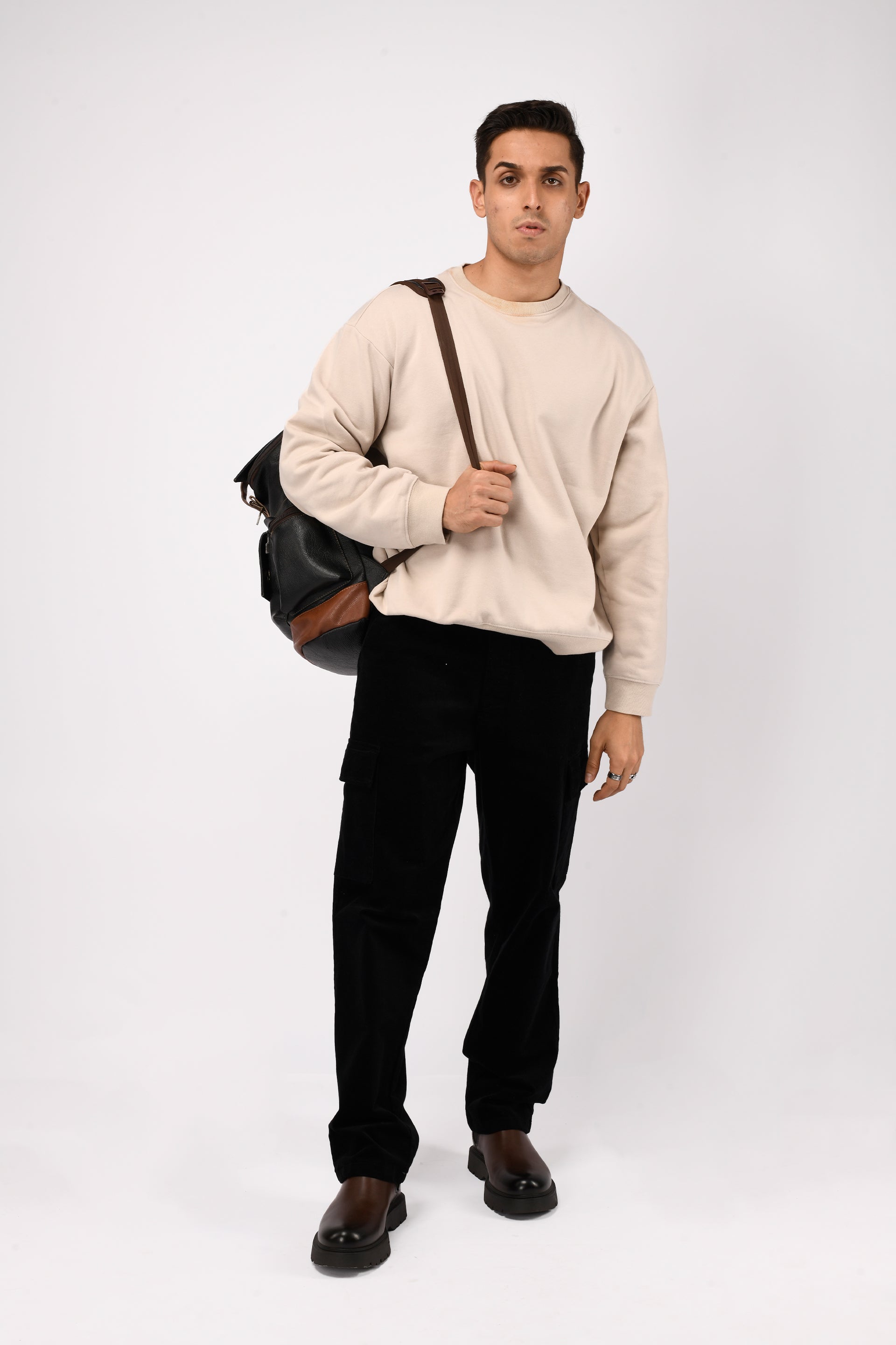 Soft Corduroy Relaxed Cargo Pants In Black