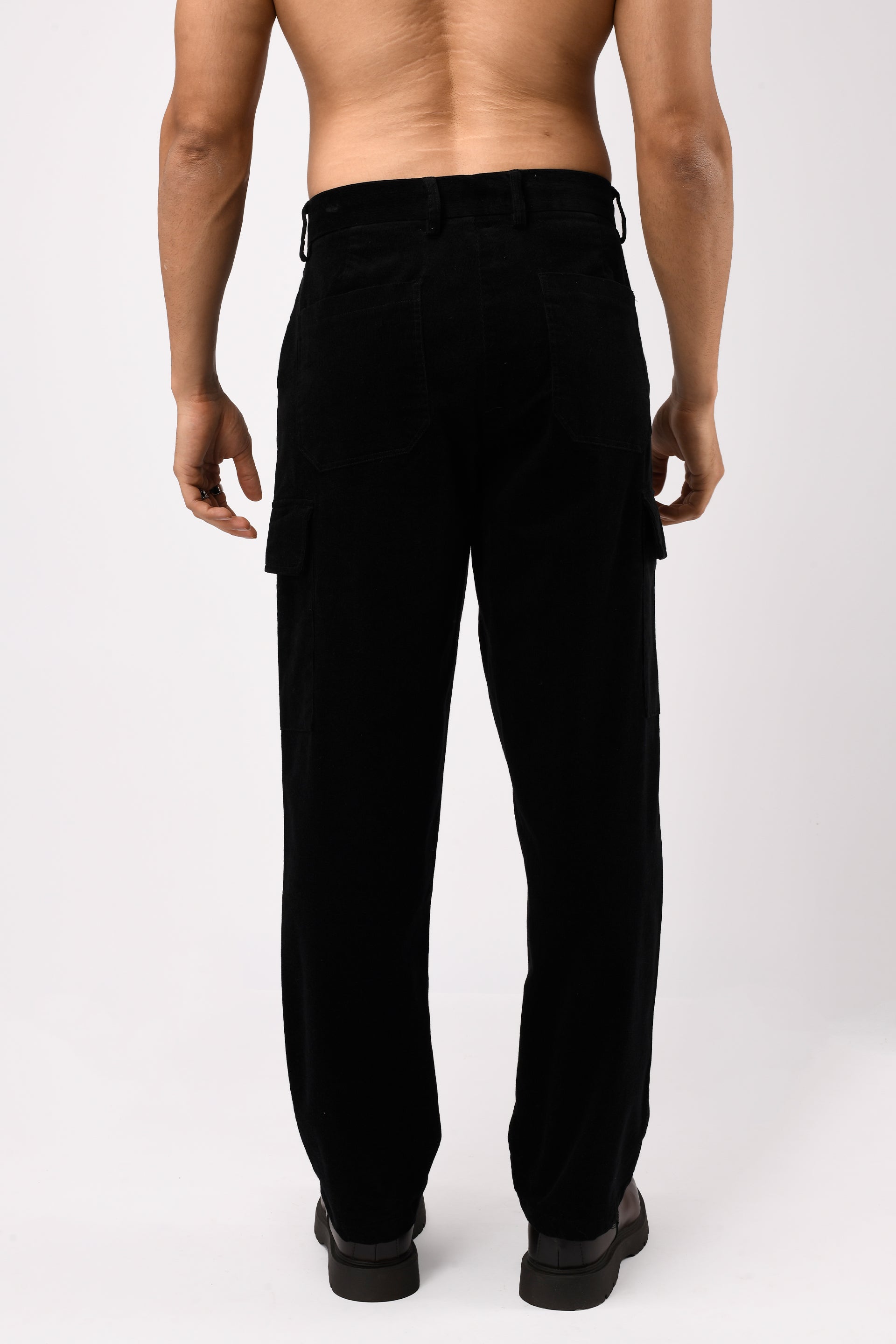 Soft Corduroy Relaxed Cargo Pants In Black