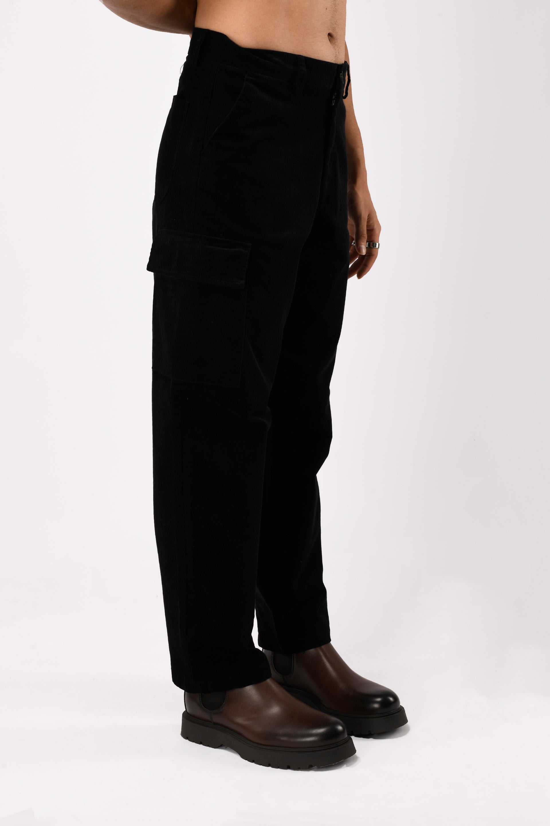 Soft Corduroy Relaxed Cargo Pants In Black