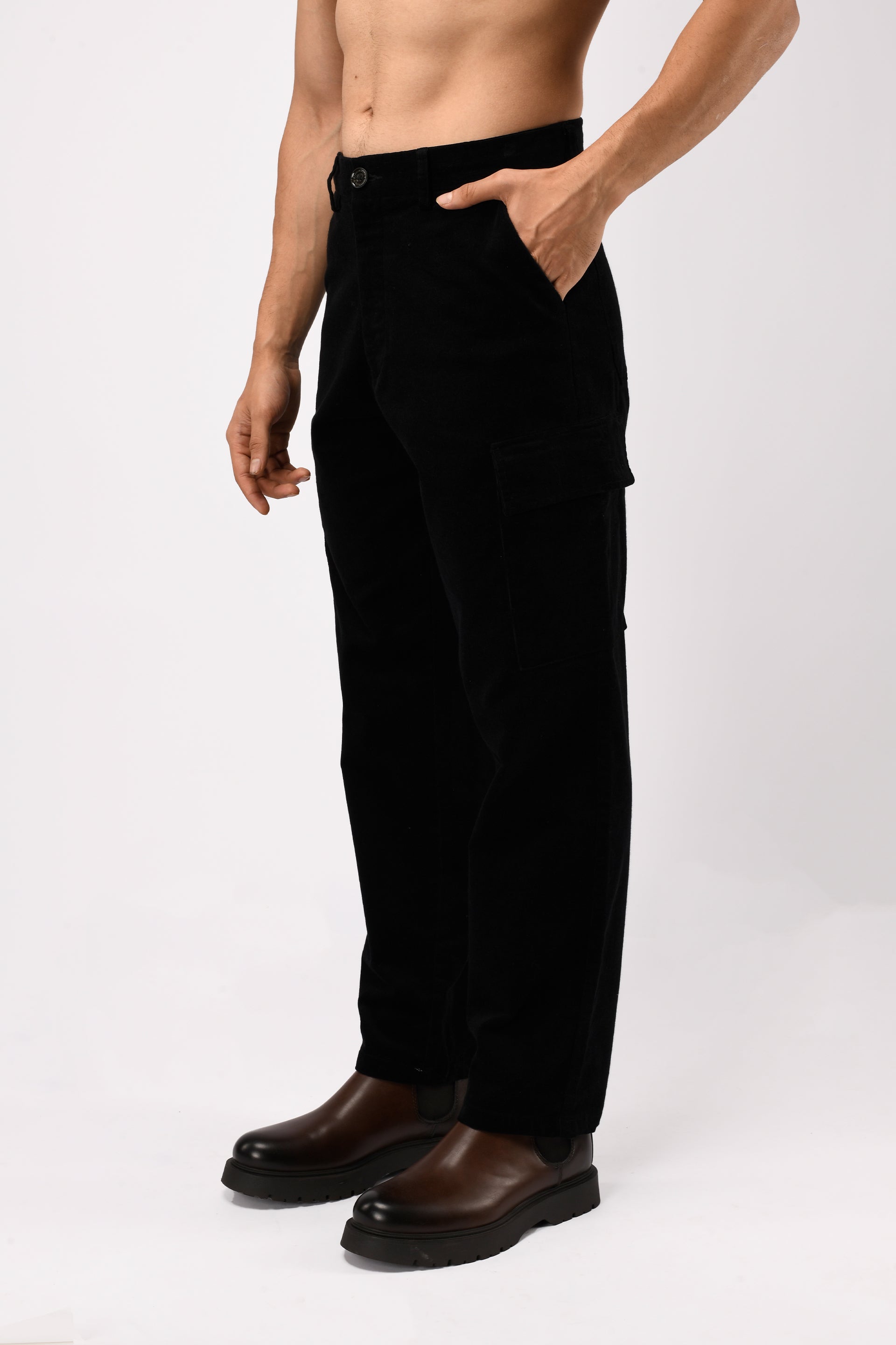 Soft Corduroy Relaxed Cargo Pants In Black