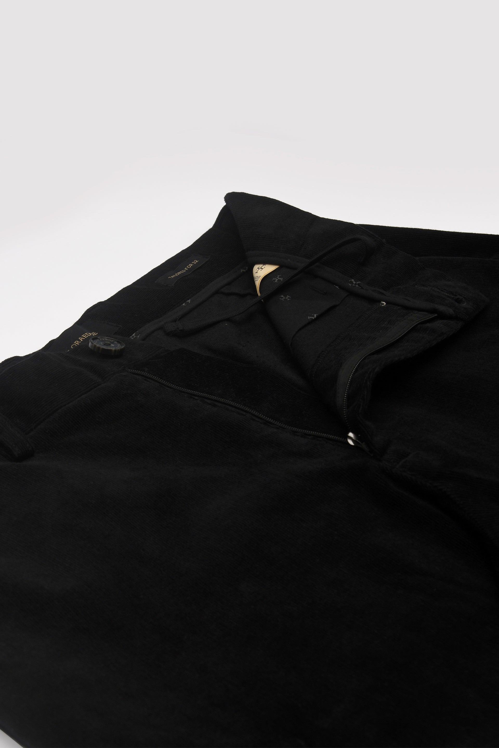 SOFT CORDUROY RELAXED CARGO PANTS IN BLACK