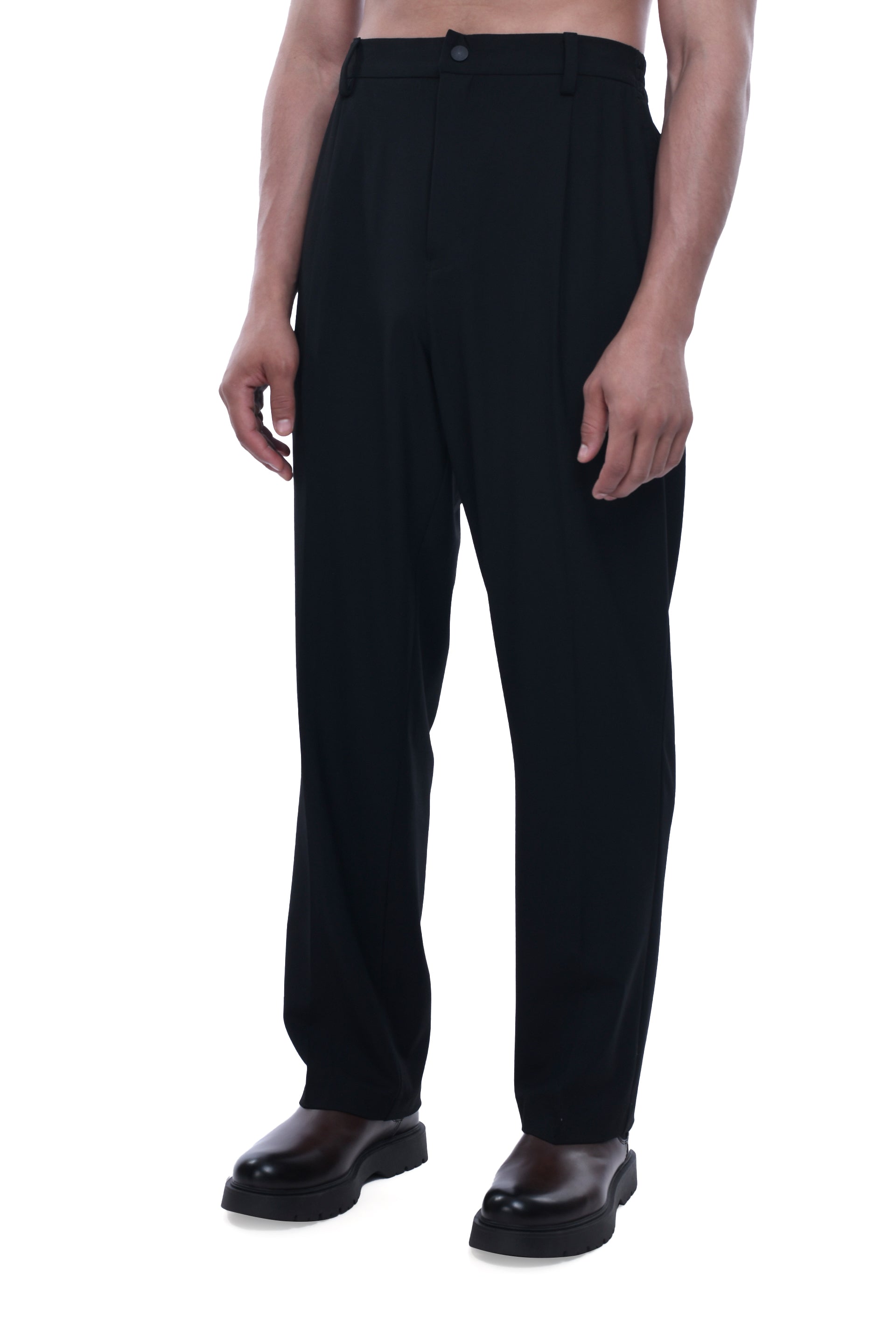 SOFT IRON RELAXED TROUSERS IN BLACK
