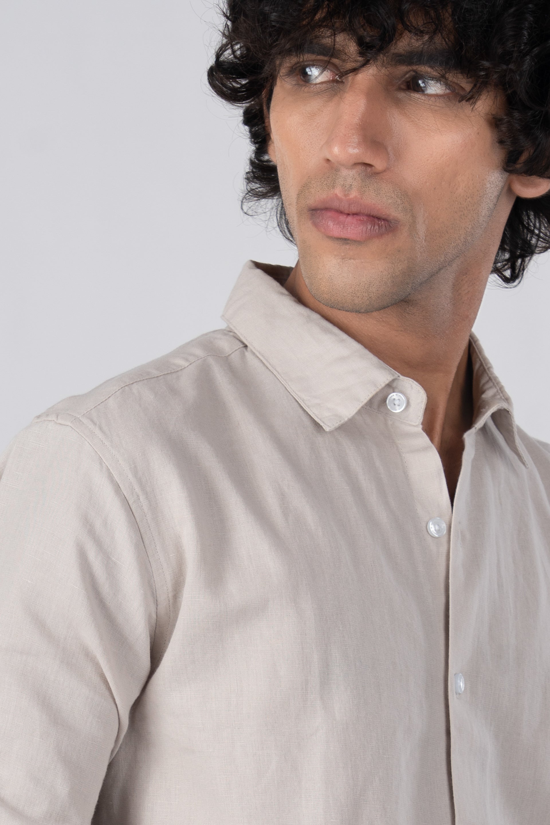 Classic Fused Linen Shirt In Cream