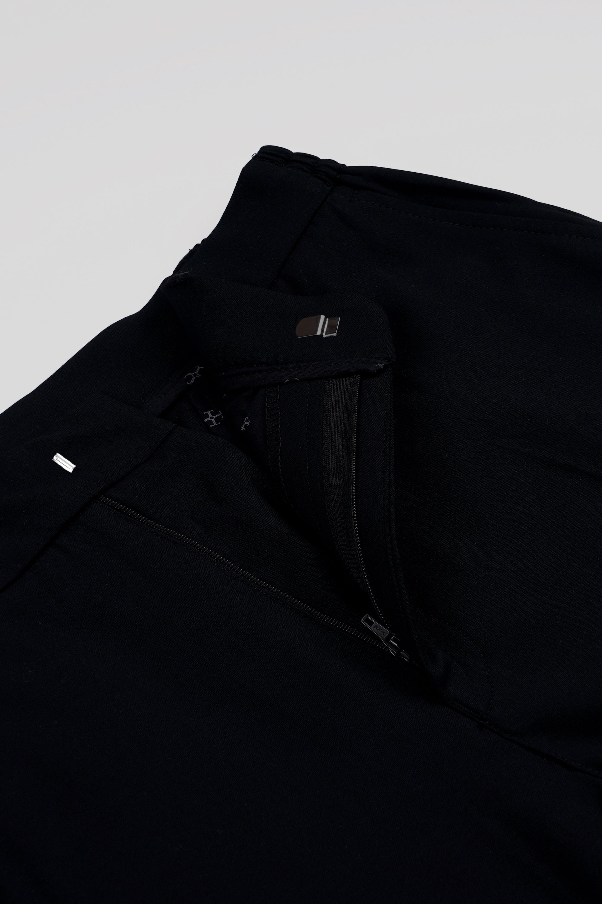 EASY IRON TAILORED TROUSERS IN BLACK
