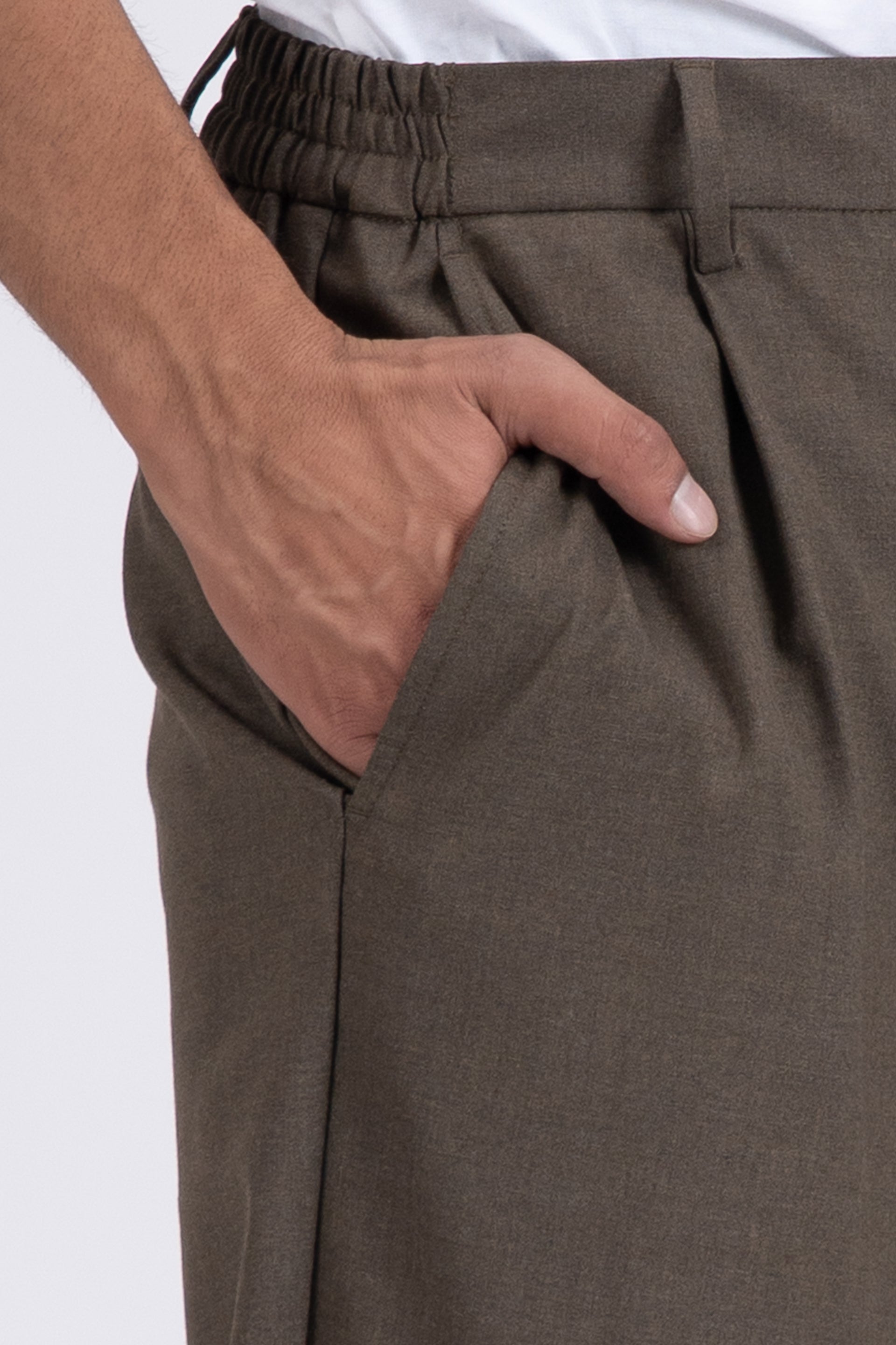 Easy Iron Flexi Relaxed Trouser In Brown
