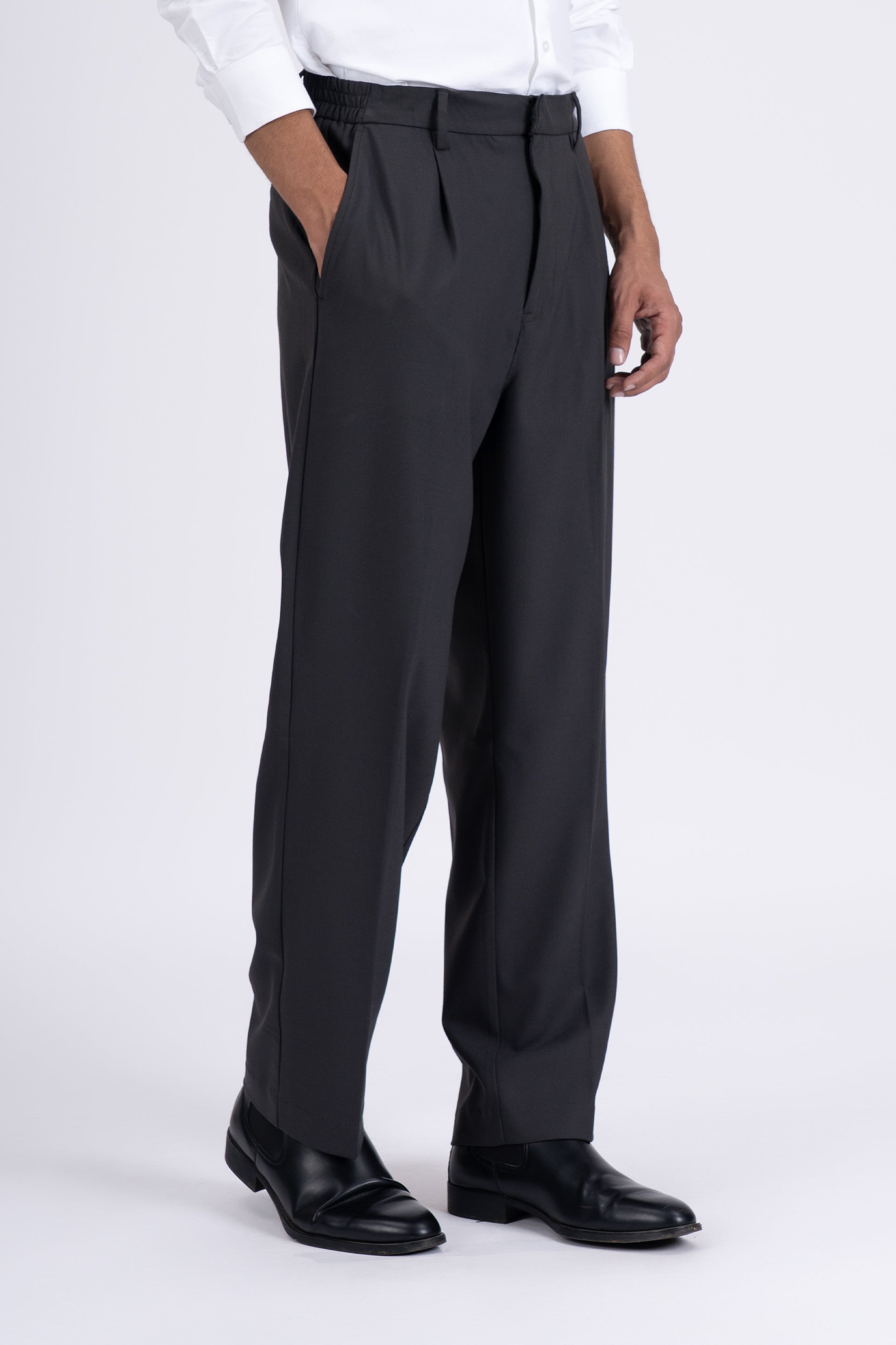 Easy Iron Flexi Relaxed Trouser In Dark Grey
