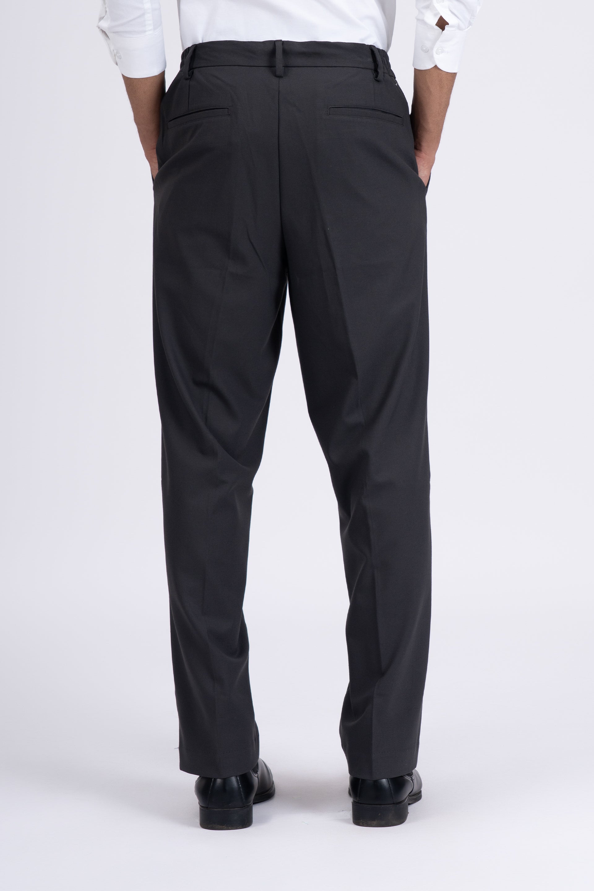 Easy Iron Flexi Relaxed Trouser In Dark Grey