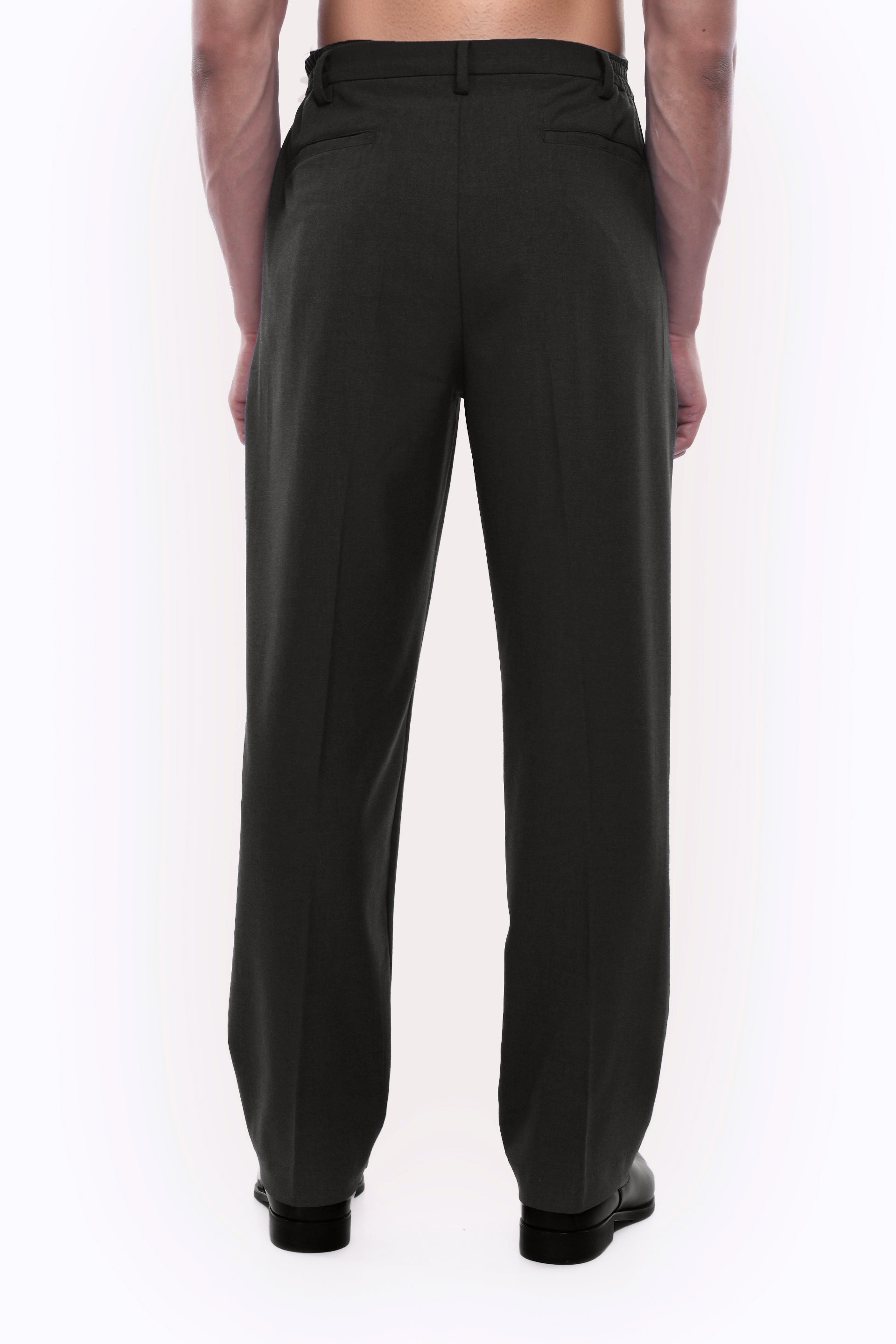 EASY IRON RELAXED TROUSERS IN DARK GREY