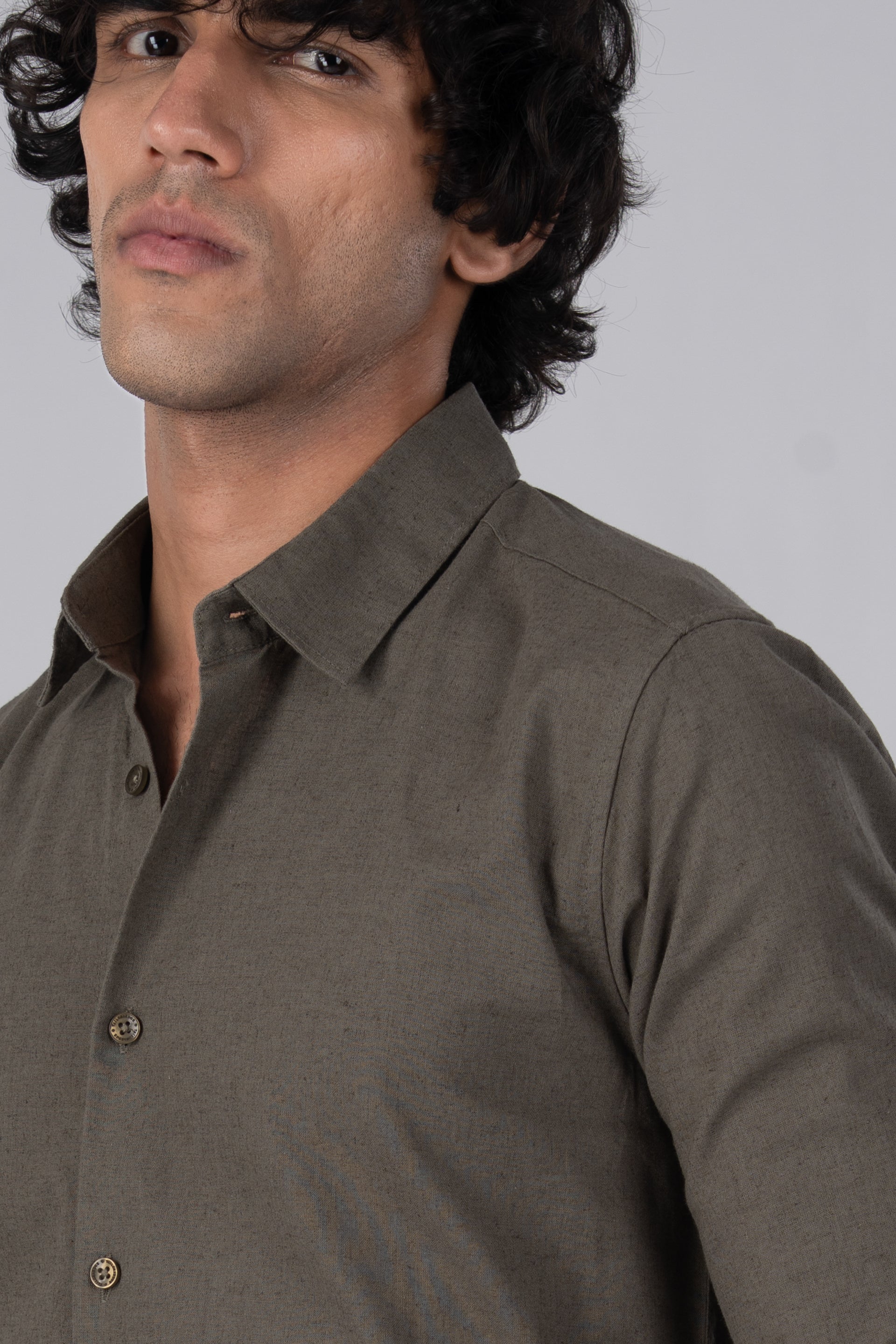 Premium Linen Griege Shirt In Olive