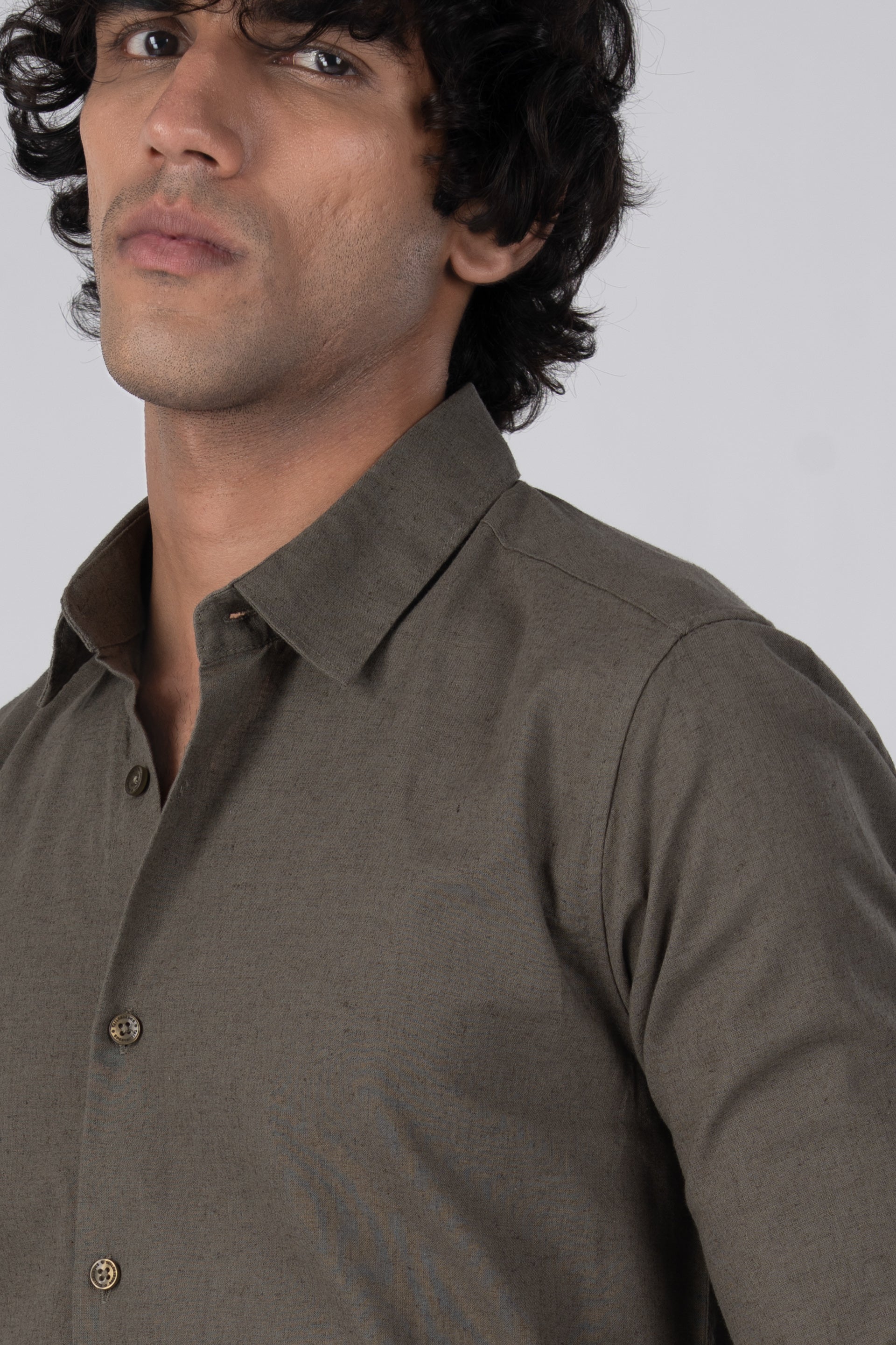 Premium Linen Griege Shirt In Olive