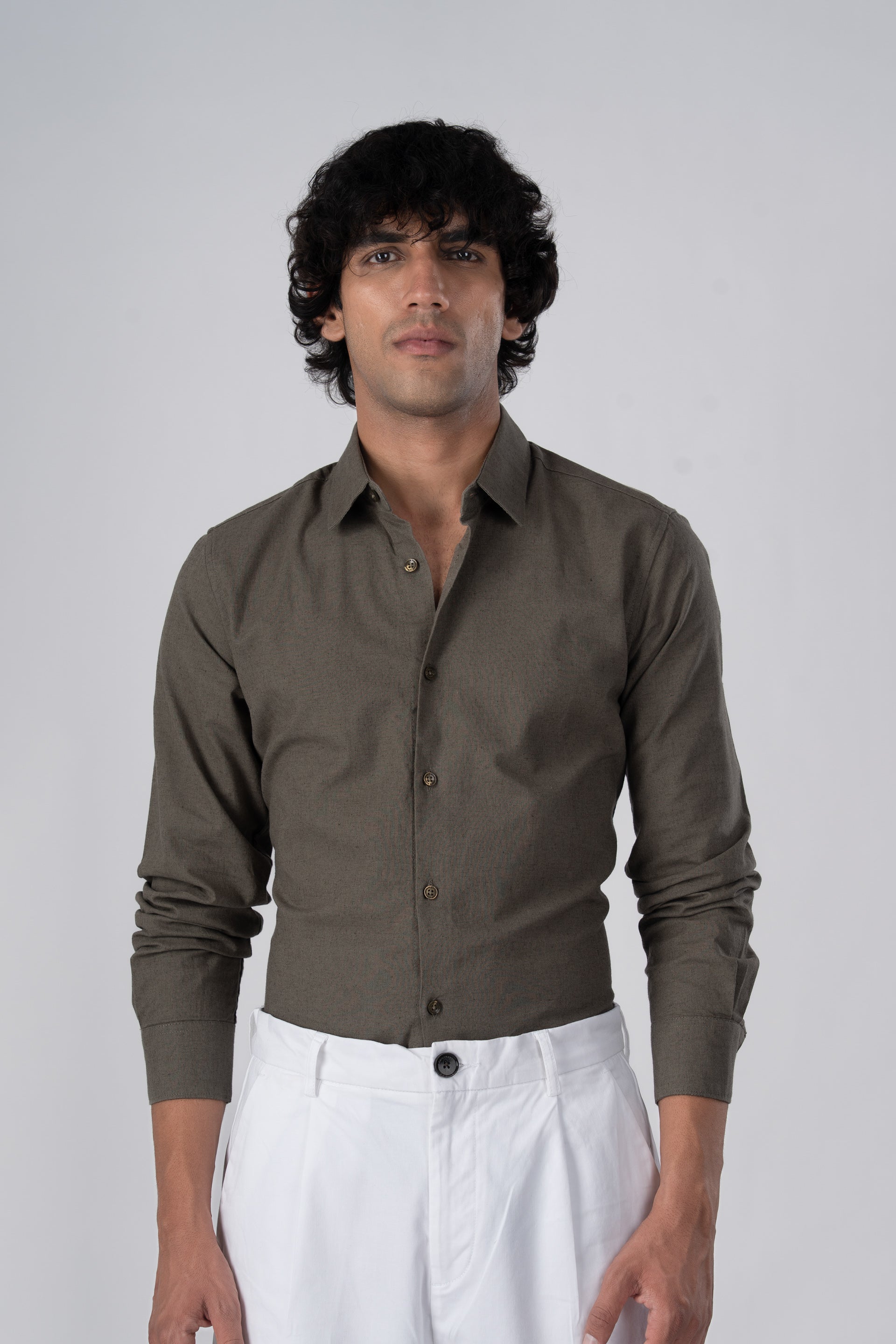 Premium Linen Griege Shirt In Olive