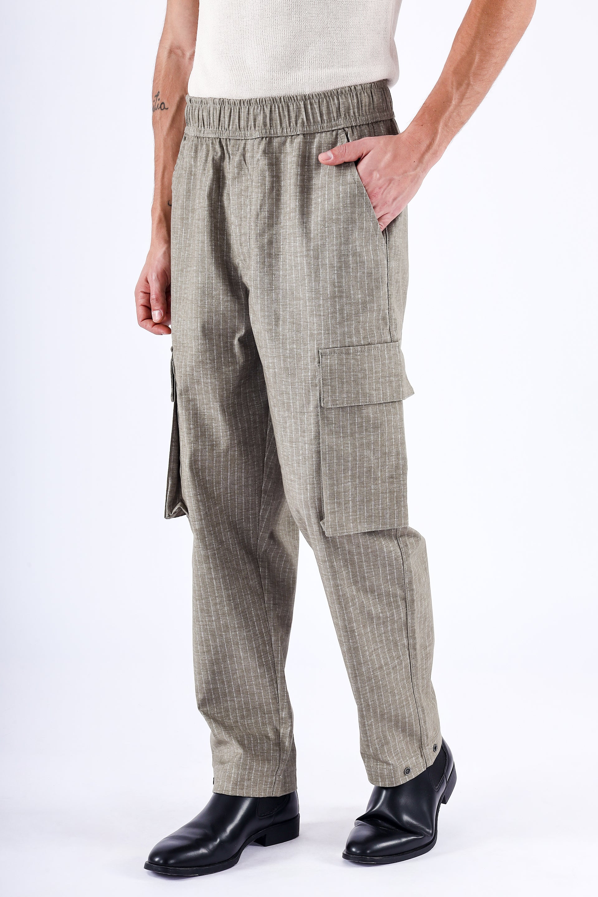 Air Striped Relaxed Cargo Pants In Green