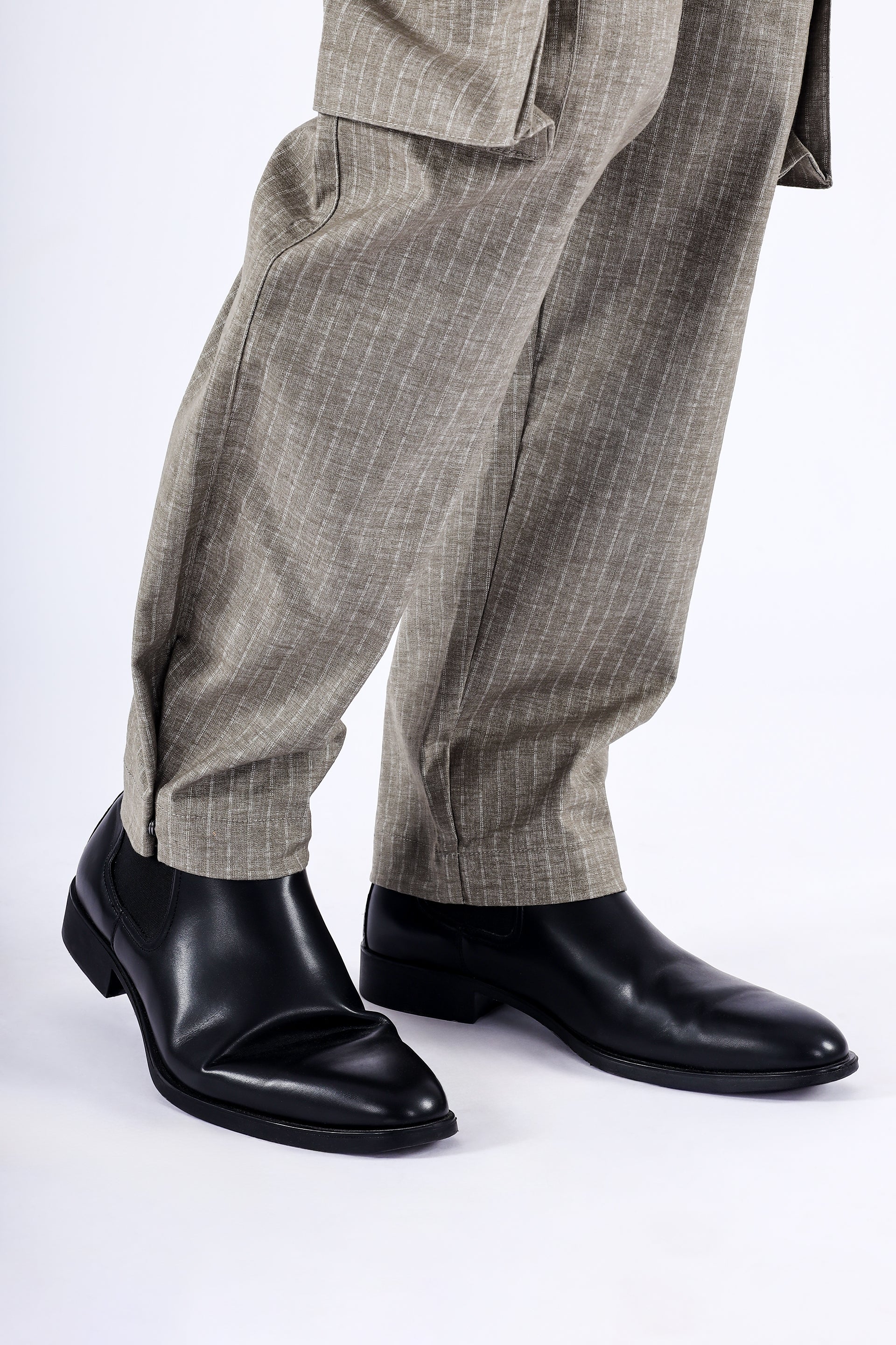 Air Striped Relaxed Cargo Pants In Green