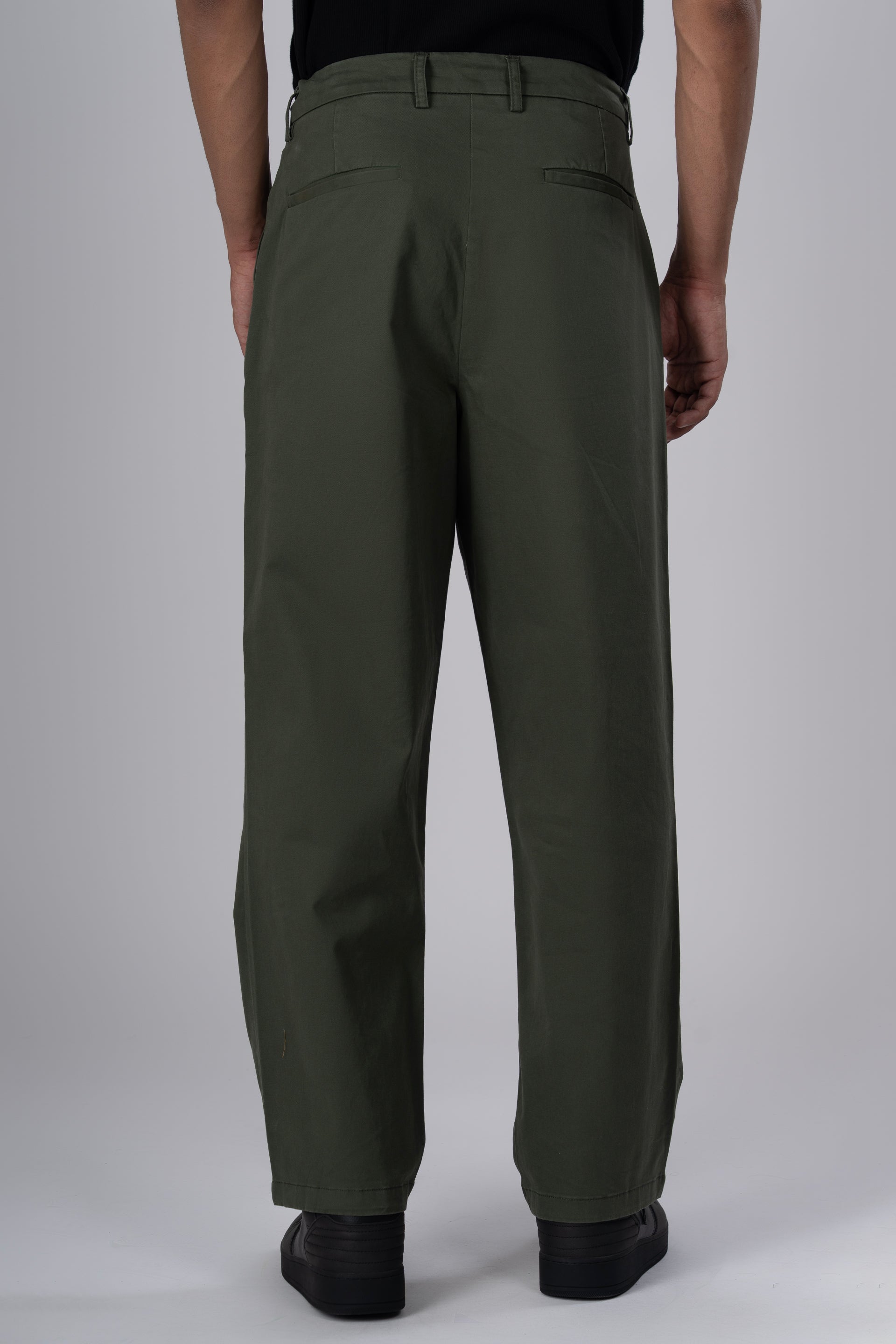 Premium Signature Relaxed Chinos In Olive